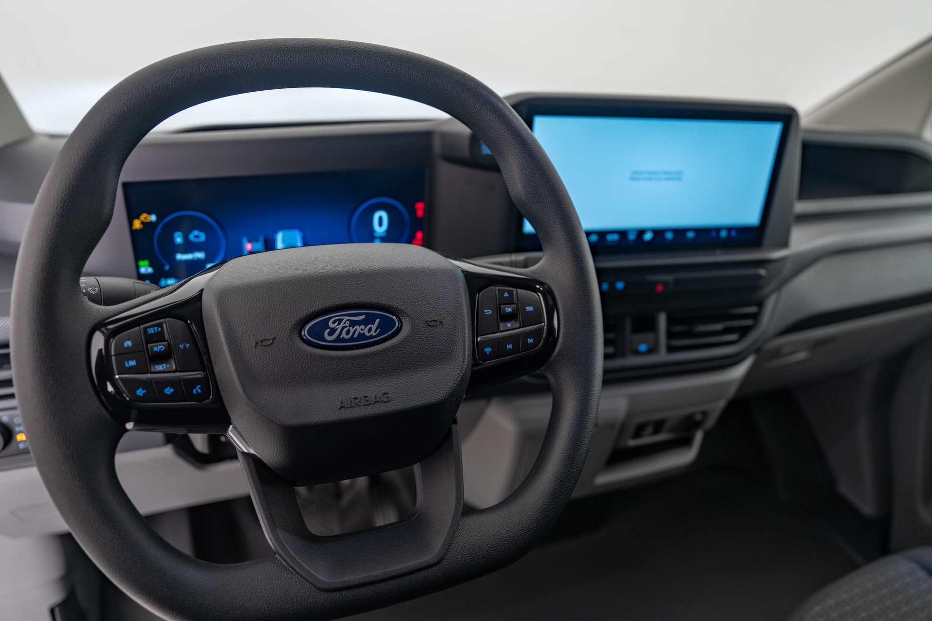 FORD Transit Custom Van 320 L1 2.5 Duratec 233PS Trend PHEV-image-10