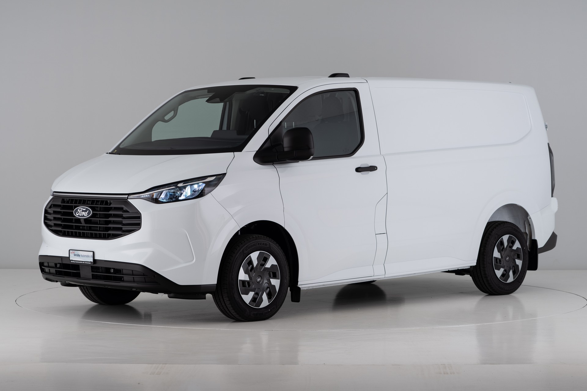 FORD Transit Custom Van 320 L1 2.5 Duratec 233PS Trend PHEV-image-1