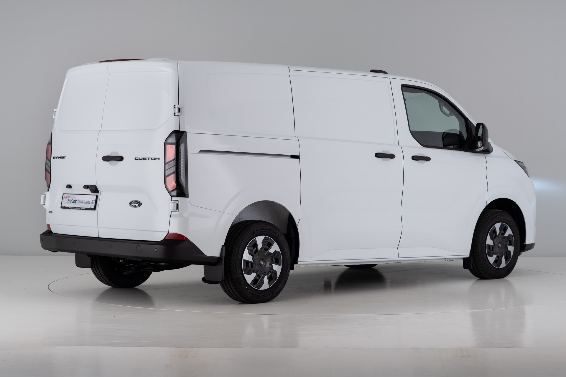 FORD Transit Custom Van 320 L1 2.5 Duratec 233PS Trend PHEV-image-5