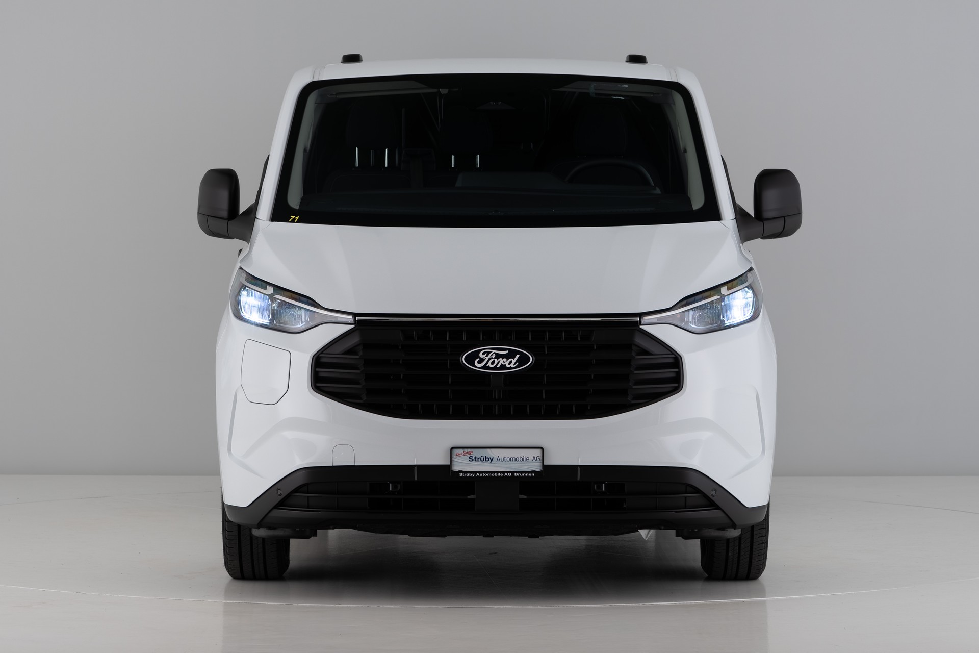 FORD Transit Custom Van 320 L1 2.5 Duratec 233PS Trend PHEV-image-0