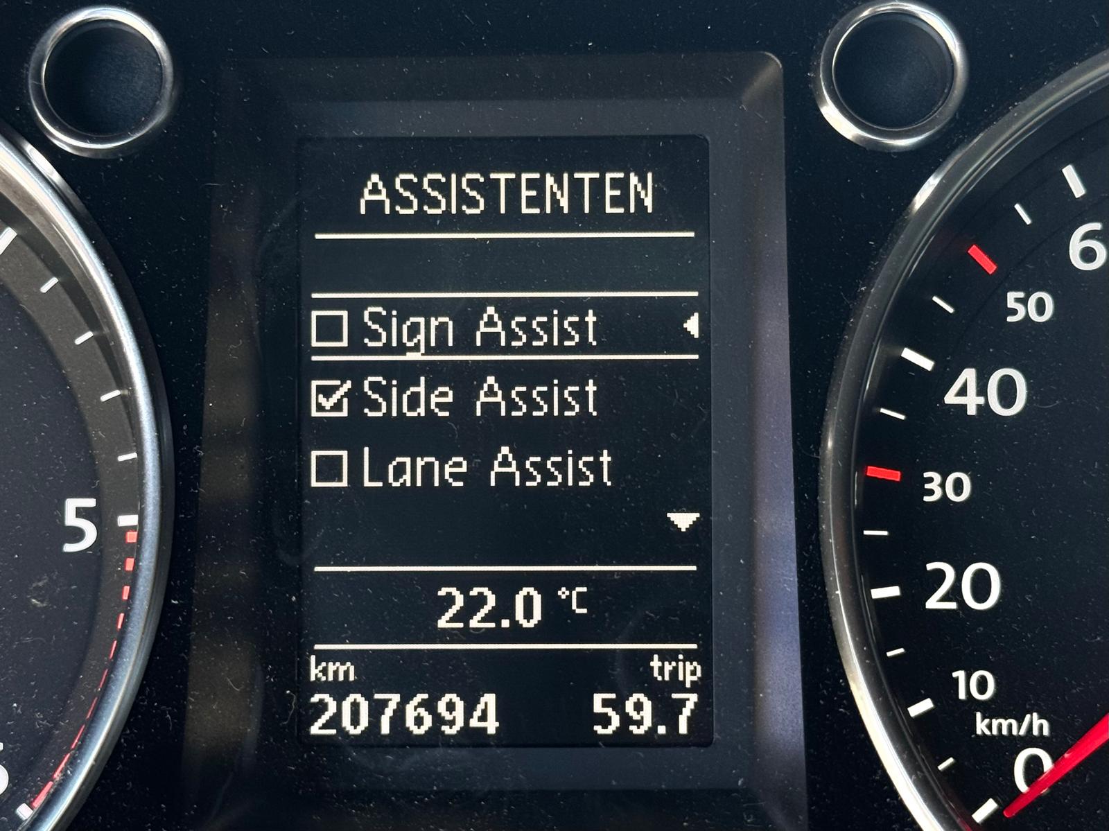 VW Passat Variant 2.0 TDI BMT Highline DSG-image-8