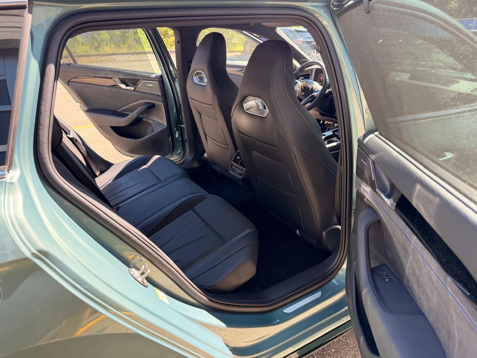VW Passat Variant 1.5 TSI evo2 Plug-In- Hybrid R-Line DSG-image-10
