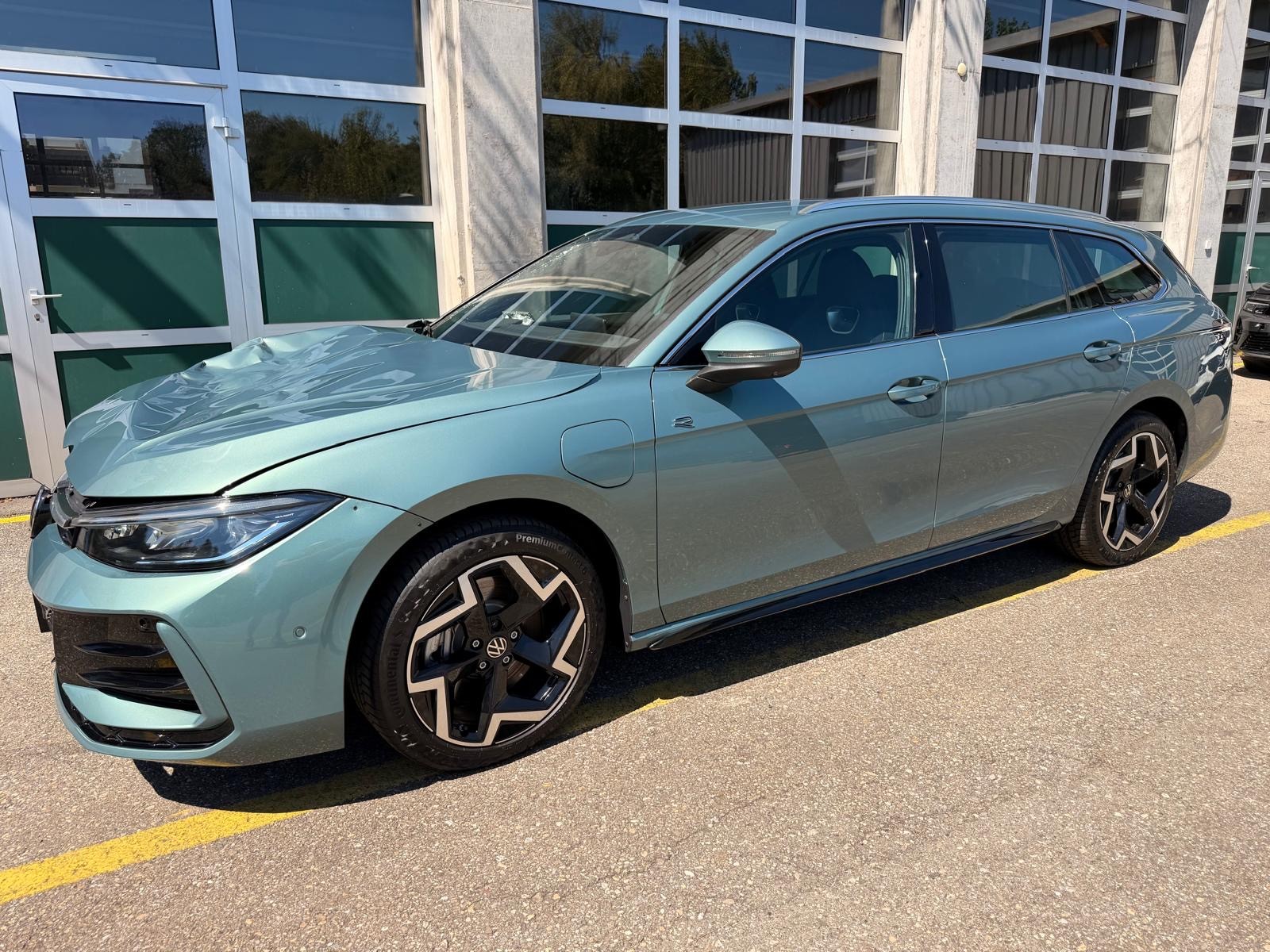 VW Passat Variant 1.5 TSI evo2 Plug-In- Hybrid R-Line DSG-image-0