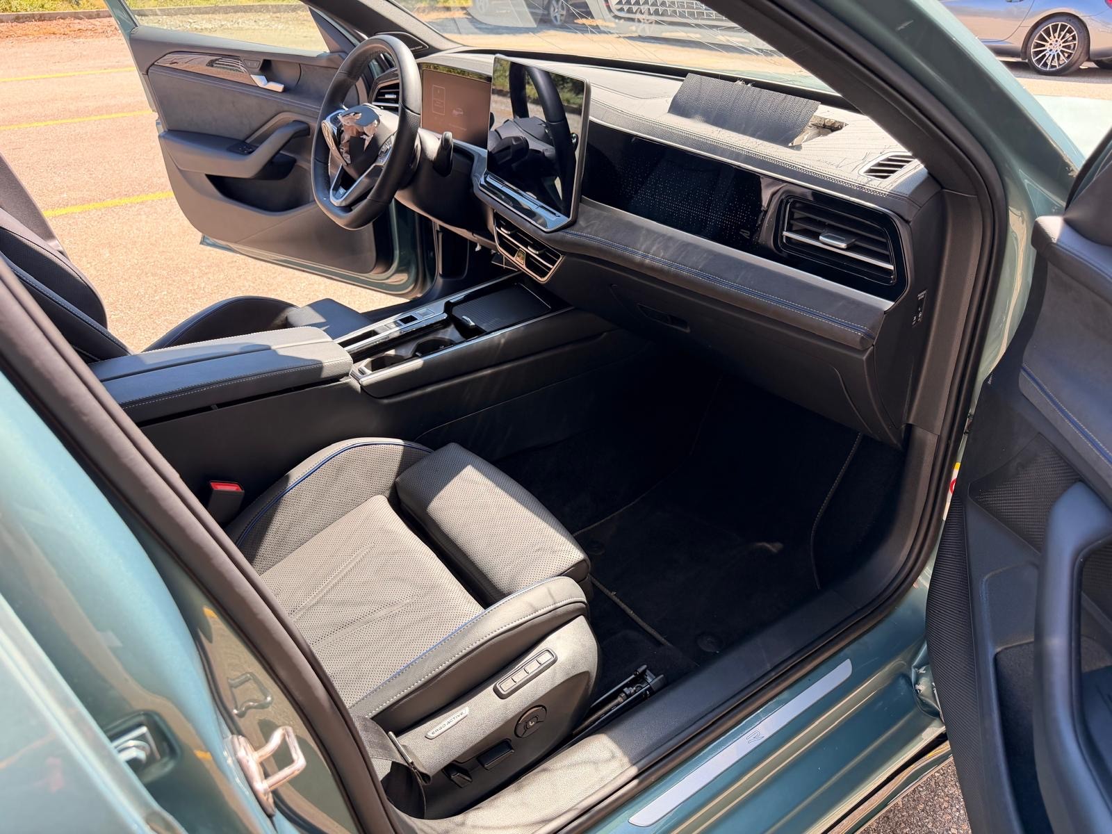 VW Passat Variant 1.5 TSI evo2 Plug-In- Hybrid R-Line DSG-image-11