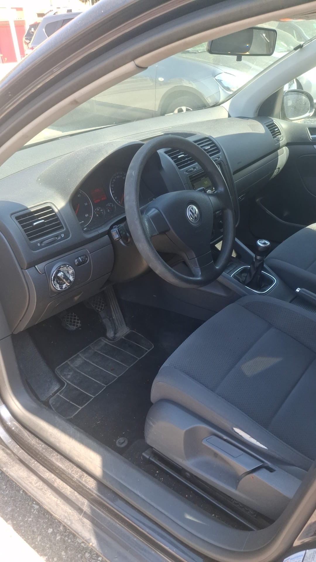 VW Golf 1.9 TDI Comfortline 4Motion-image-5