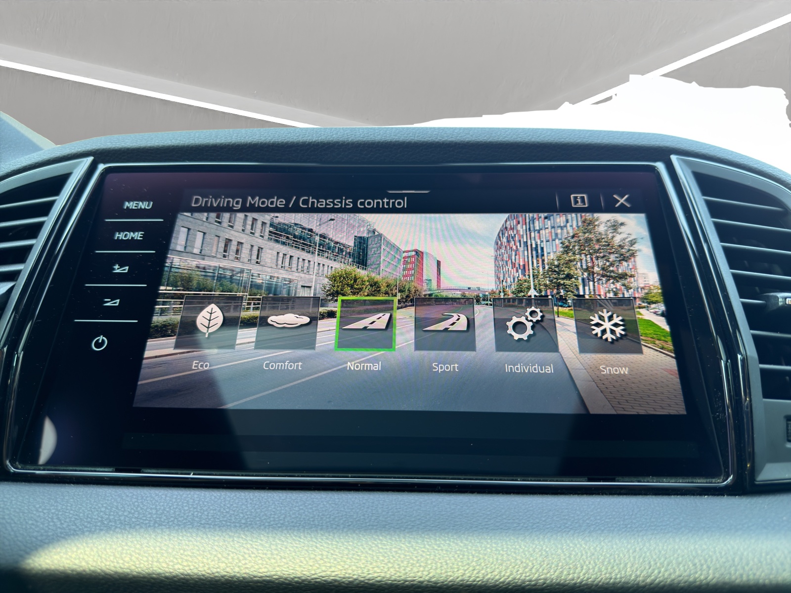 SKODA Karoq 2.0 TSI SportLine 4x4 DSG-image-12