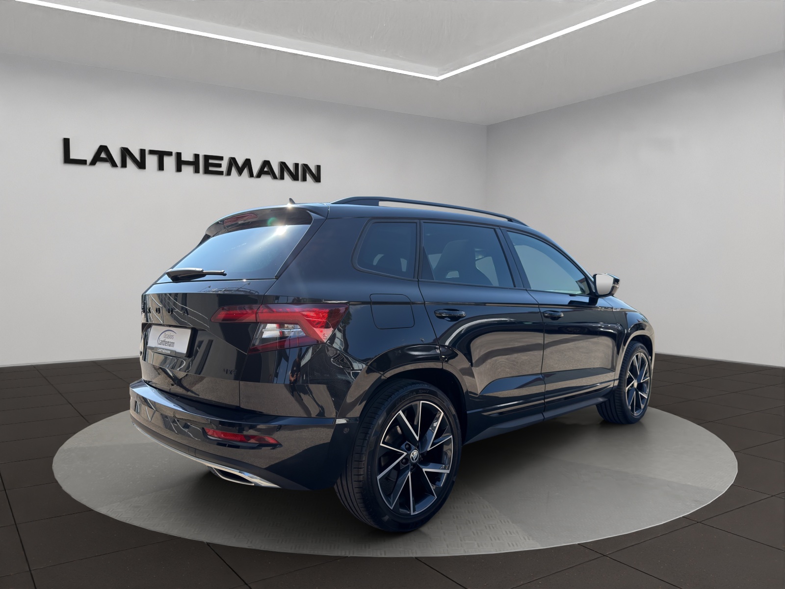 SKODA Karoq 2.0 TSI SportLine 4x4 DSG-image-4