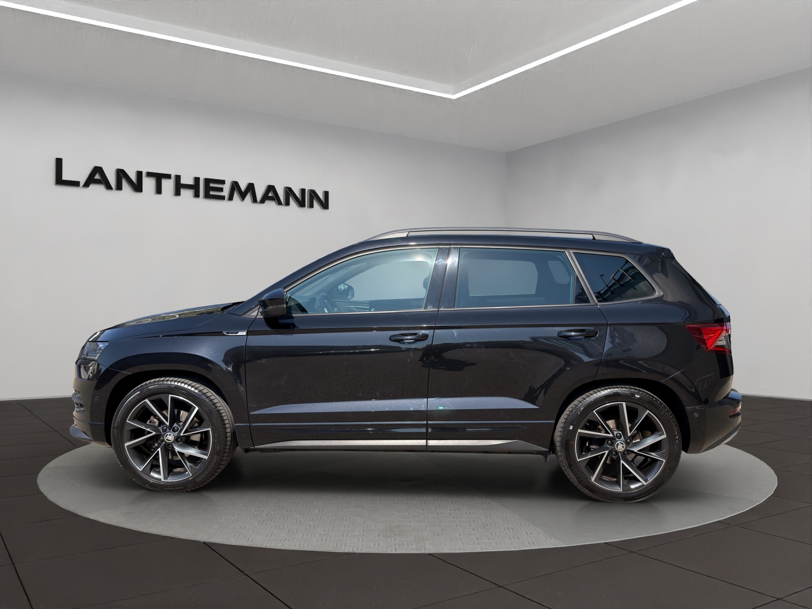 SKODA Karoq 2.0 TSI SportLine 4x4 DSG-image-1