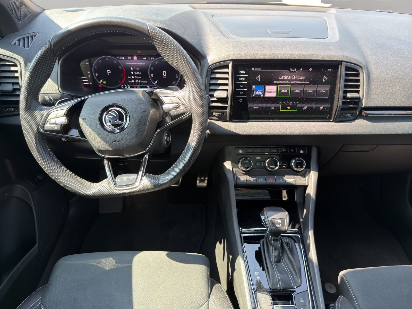 SKODA Karoq 2.0 TSI SportLine 4x4 DSG-image-9