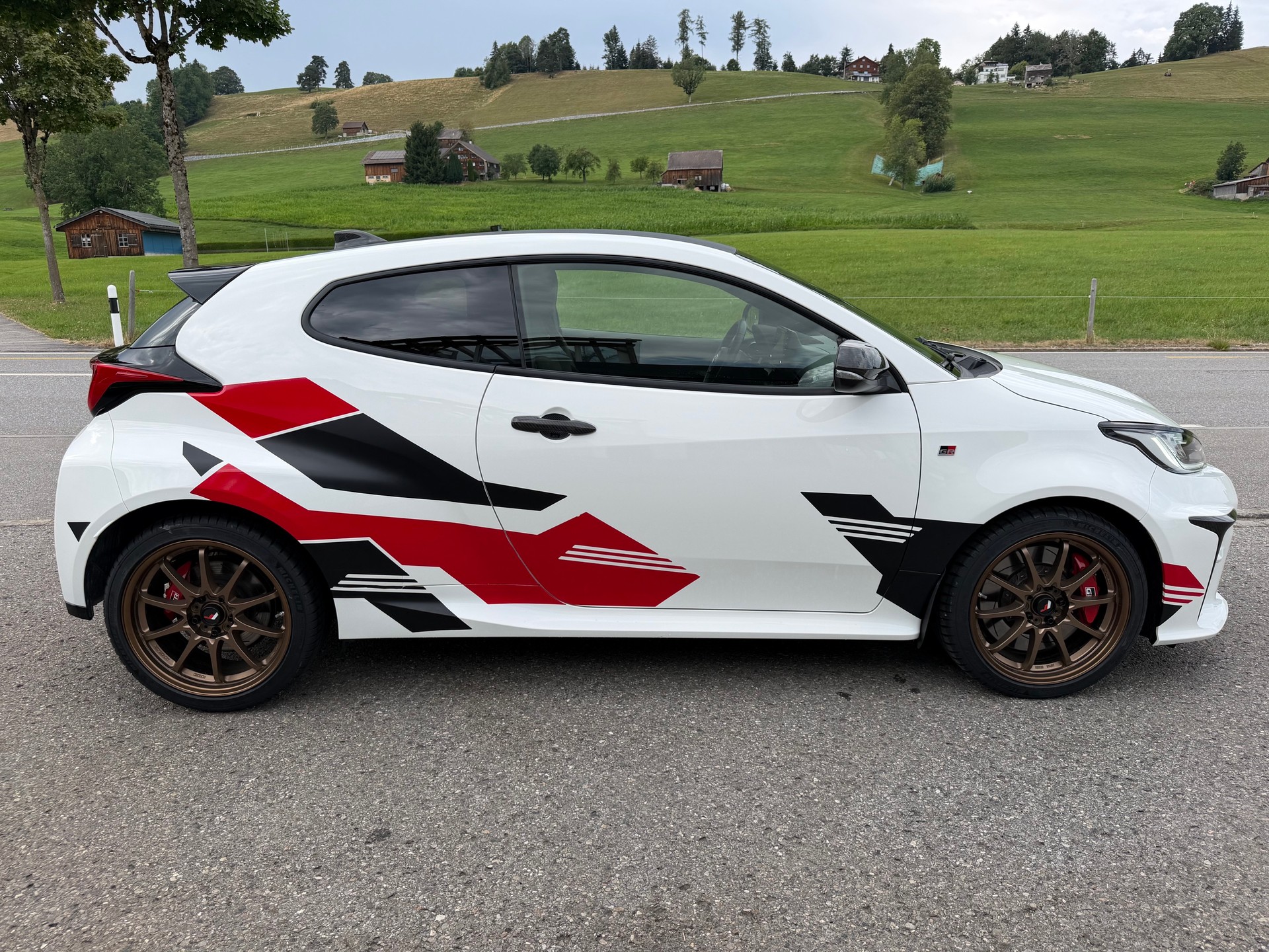 TOYOTA Yaris 1.6 GR Sport-image-9