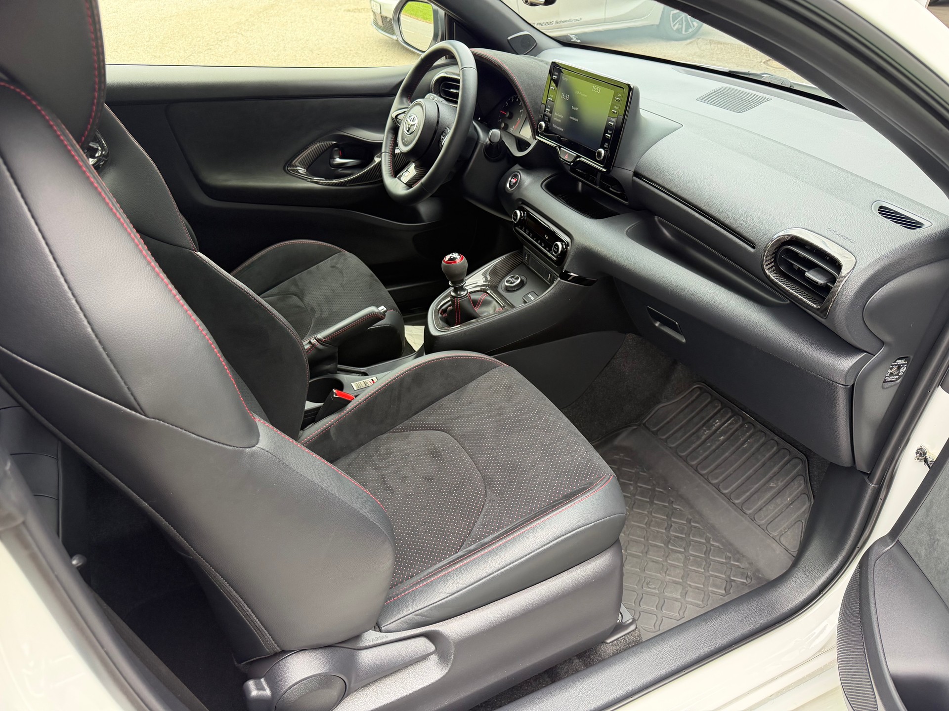 TOYOTA Yaris 1.6 GR Sport-image-10