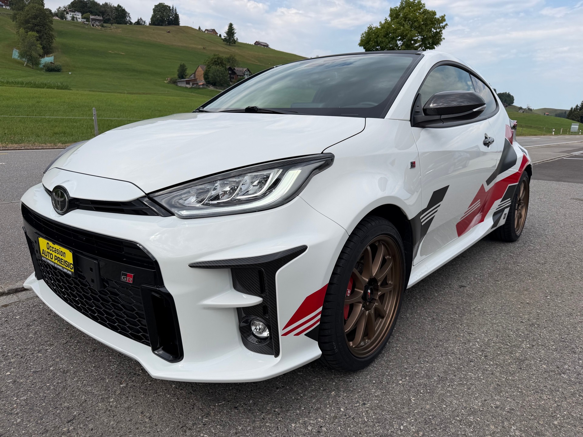 TOYOTA Yaris 1.6 GR Sport-image-1