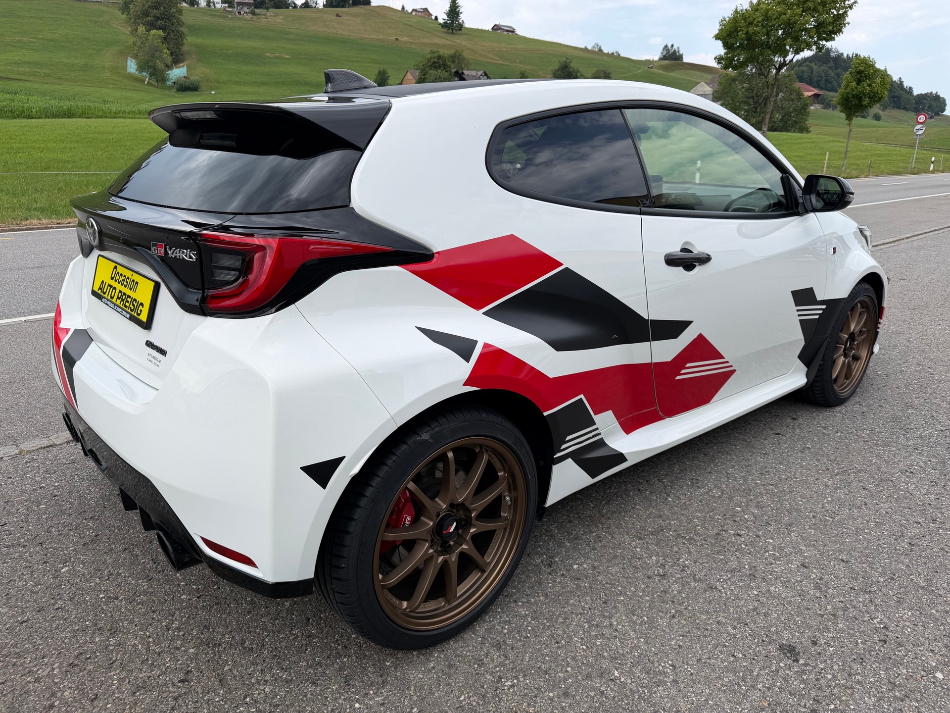 TOYOTA Yaris 1.6 GR Sport-image-13