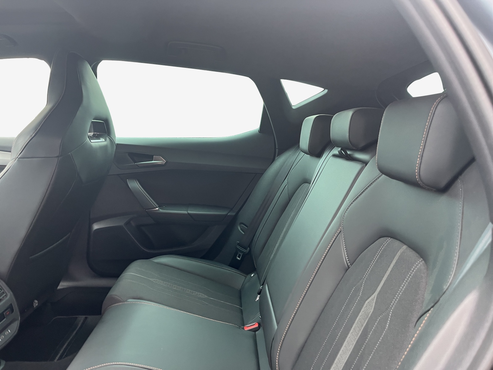 CUPRA LEON 1.4 e-HYBRID pHEV DSG-image-9