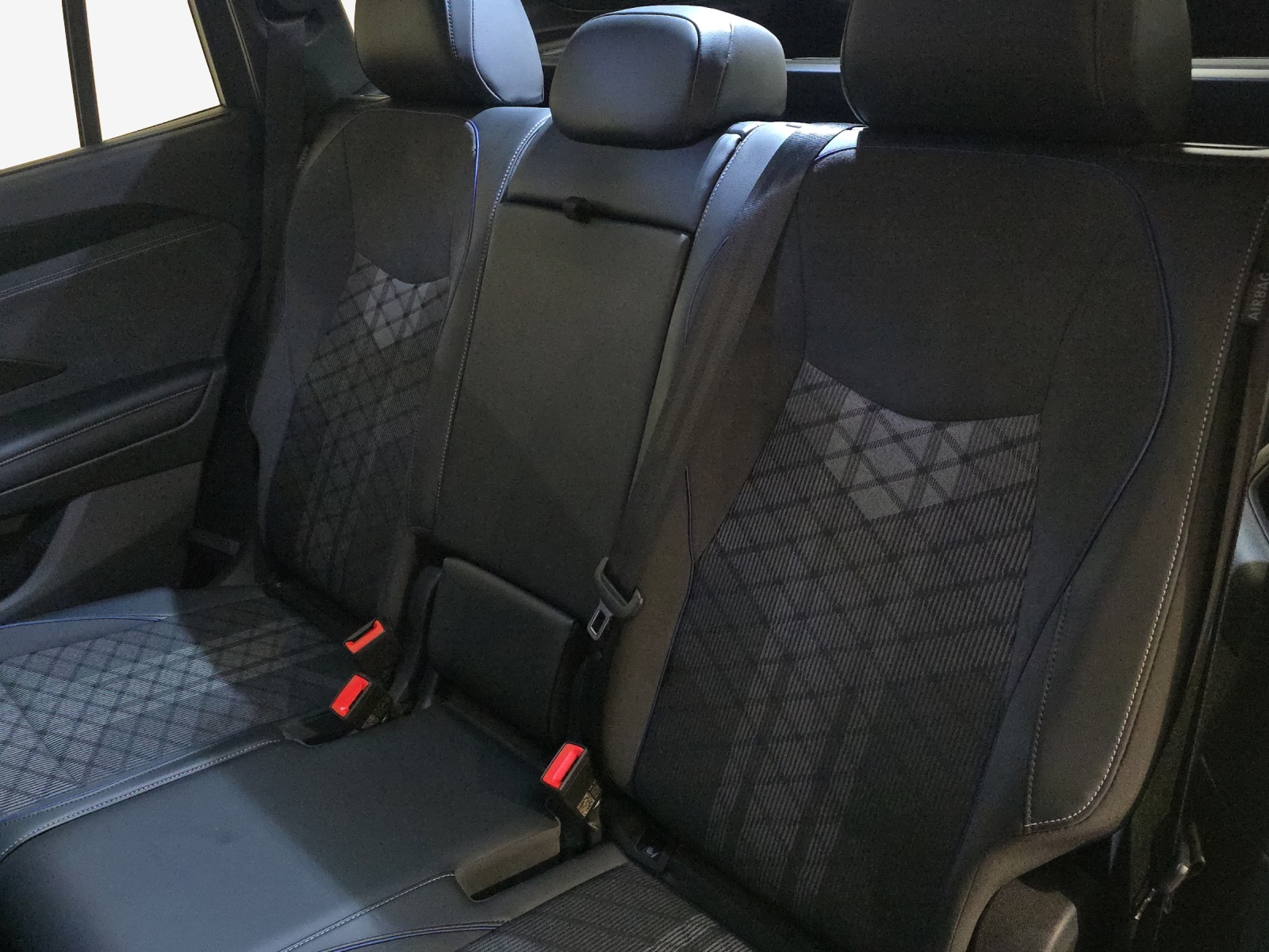 VW Tayron 2.0 TSI R-Line DSG 4Motion-image-11