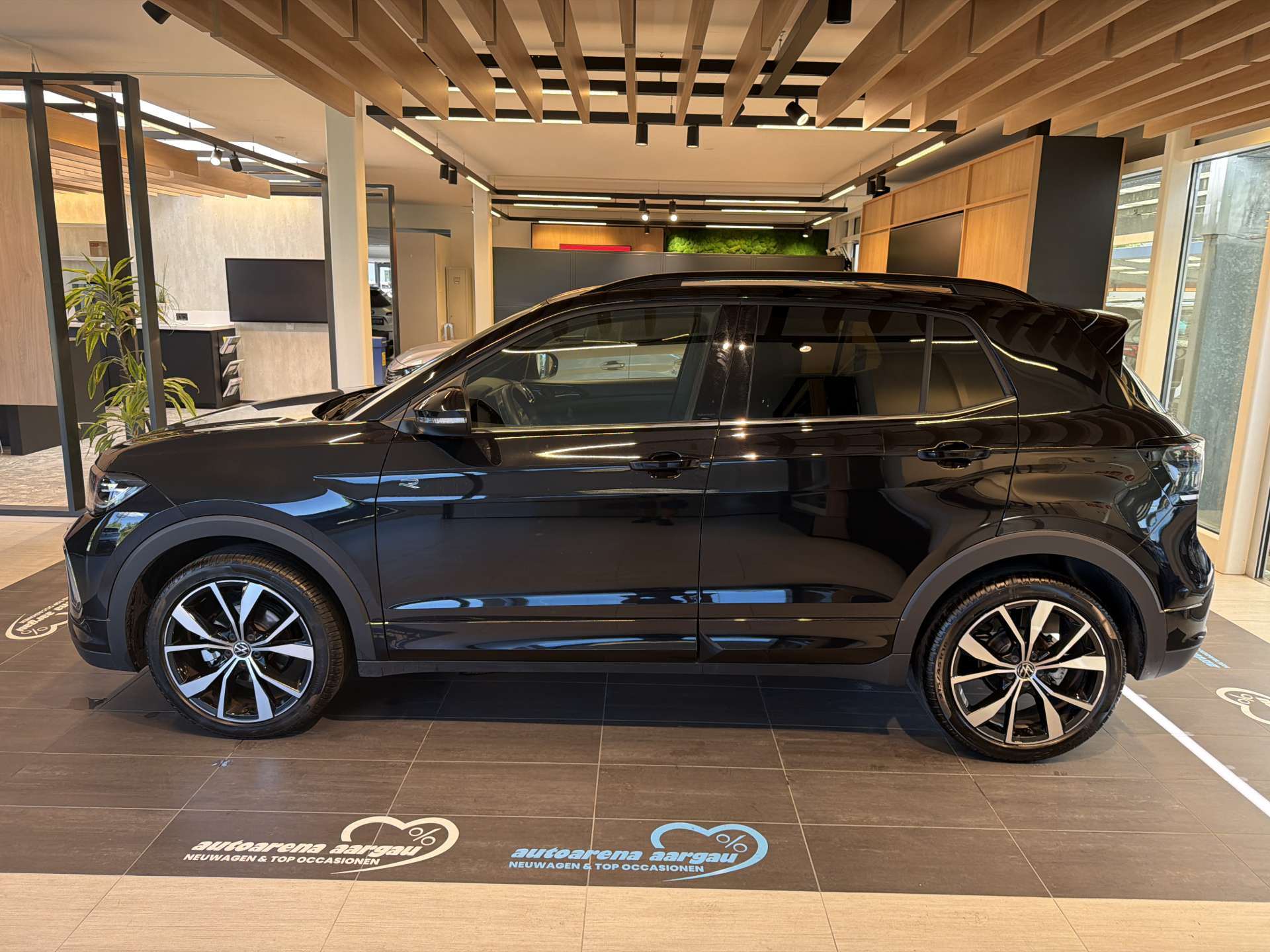 VW T-Cross 1.0 TSi EVO R-Line DSG-Automat-image-11