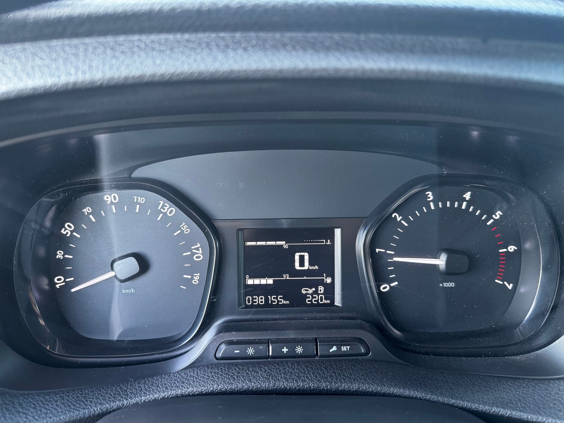 CITROEN Jumpy 1.5 BlueHDi 100 M Club BVM6-image-14