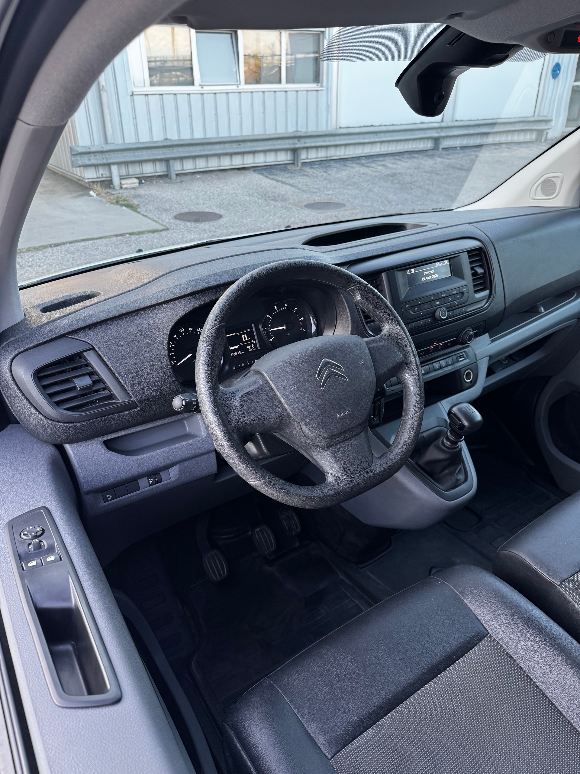 CITROEN Jumpy 1.5 BlueHDi 100 M Club BVM6-image-11