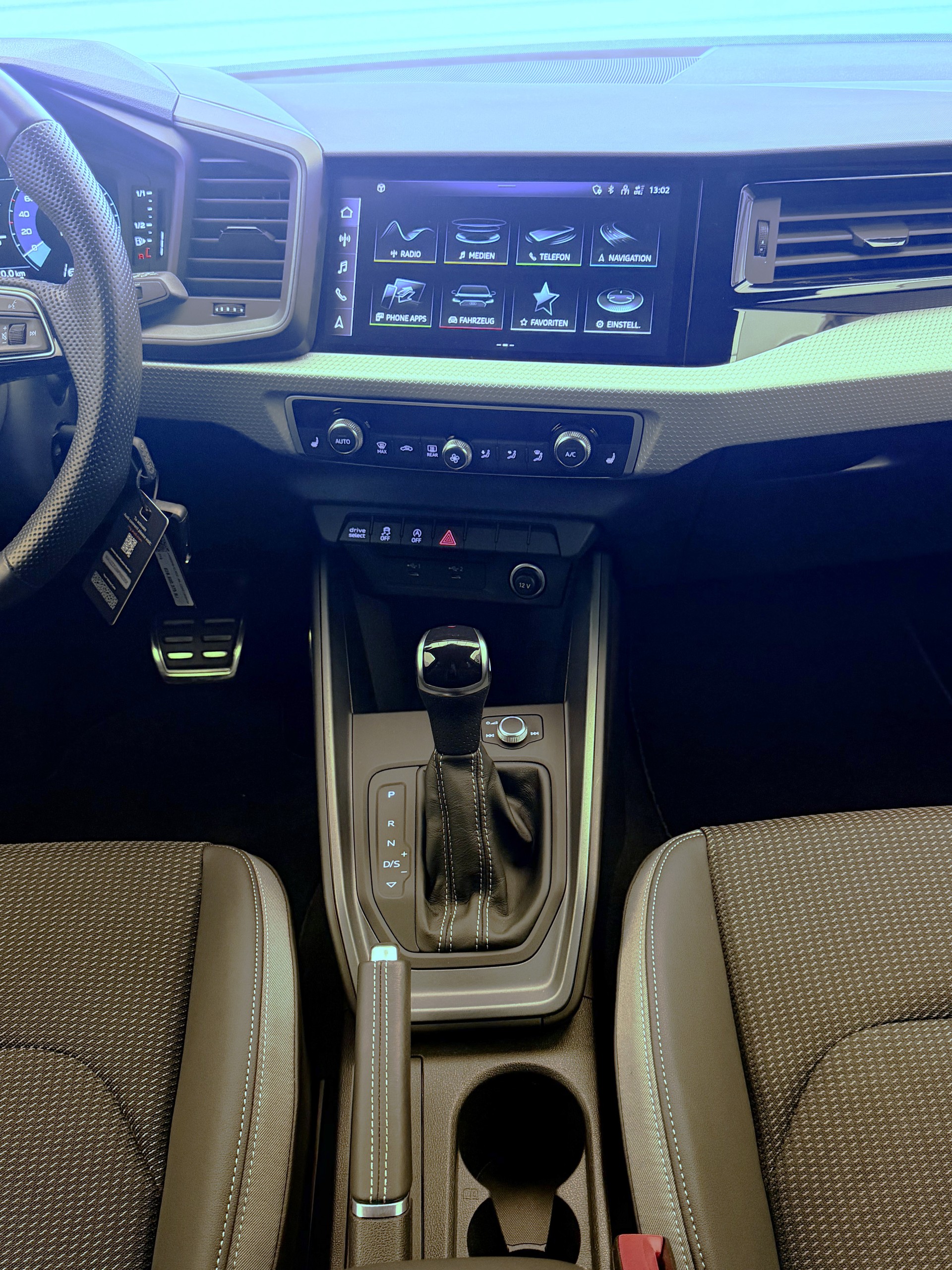 AUDI A1 Sportback 40 TFSI S Line S-tronic-image-10