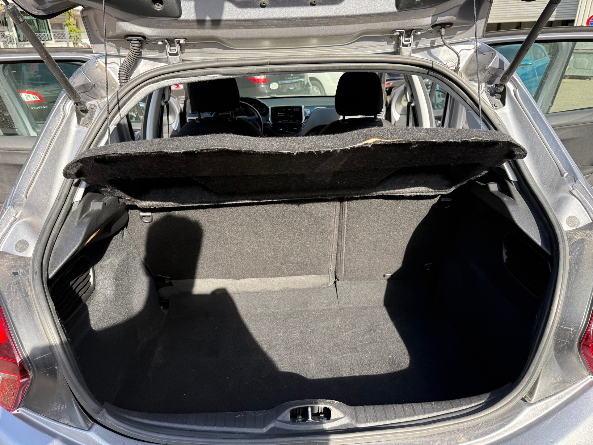 PEUGEOT 208 1.2 PureTech Allure EAT6-image-11