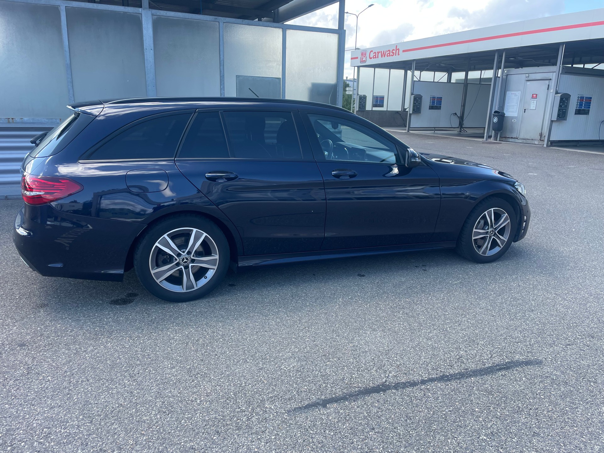 MERCEDES-BENZ C 220 d Swiss Star AMG Line 4M 9G-Tronic-image-6