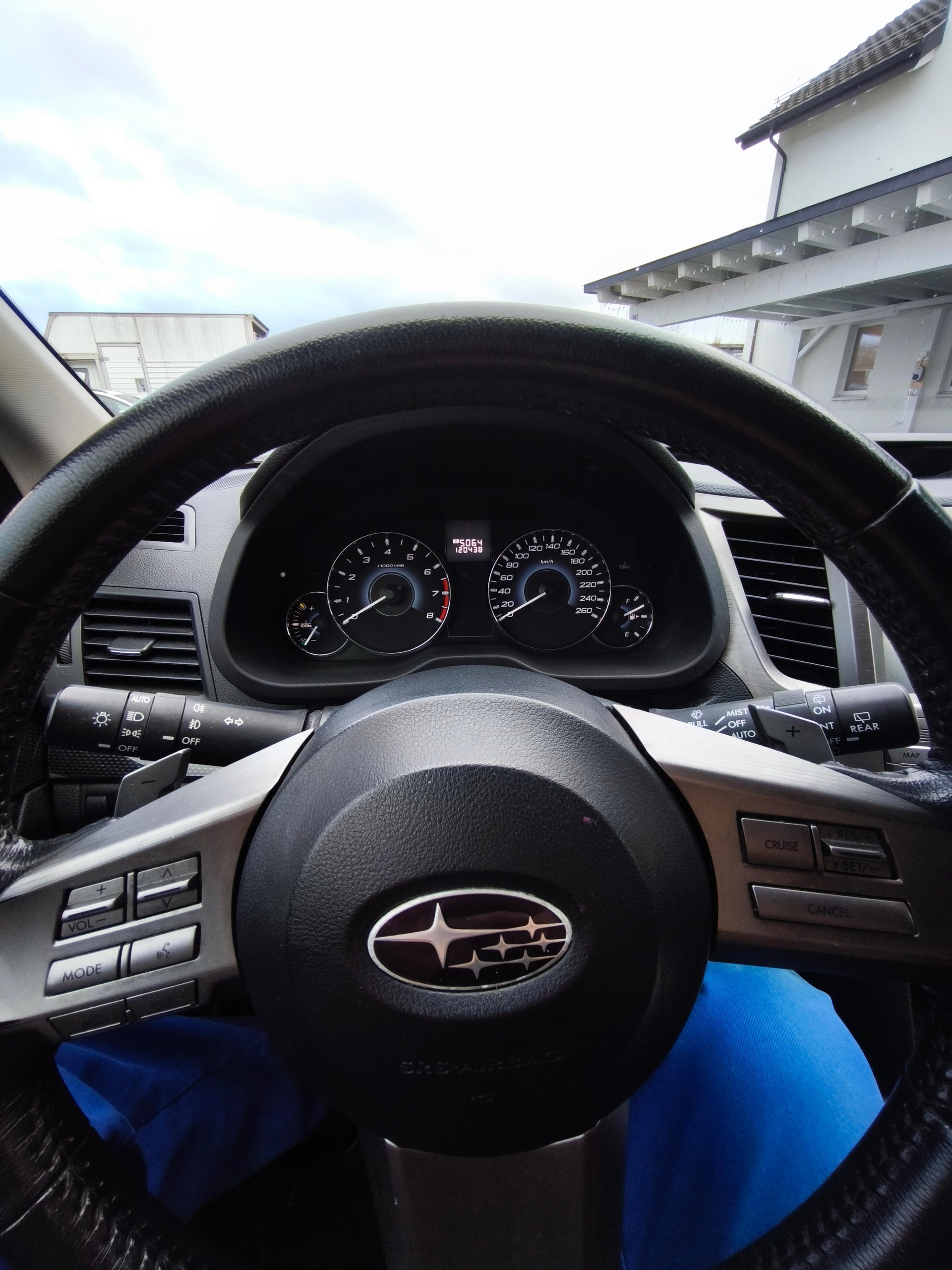 SUBARU Legacy Station 2.5 GT Executive S-image-6