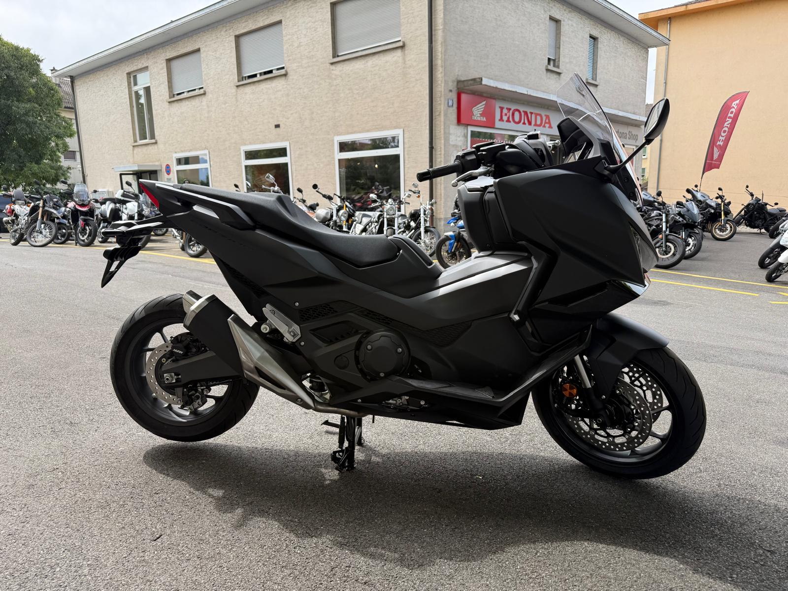 HONDA NSS 750-showroom-element-3