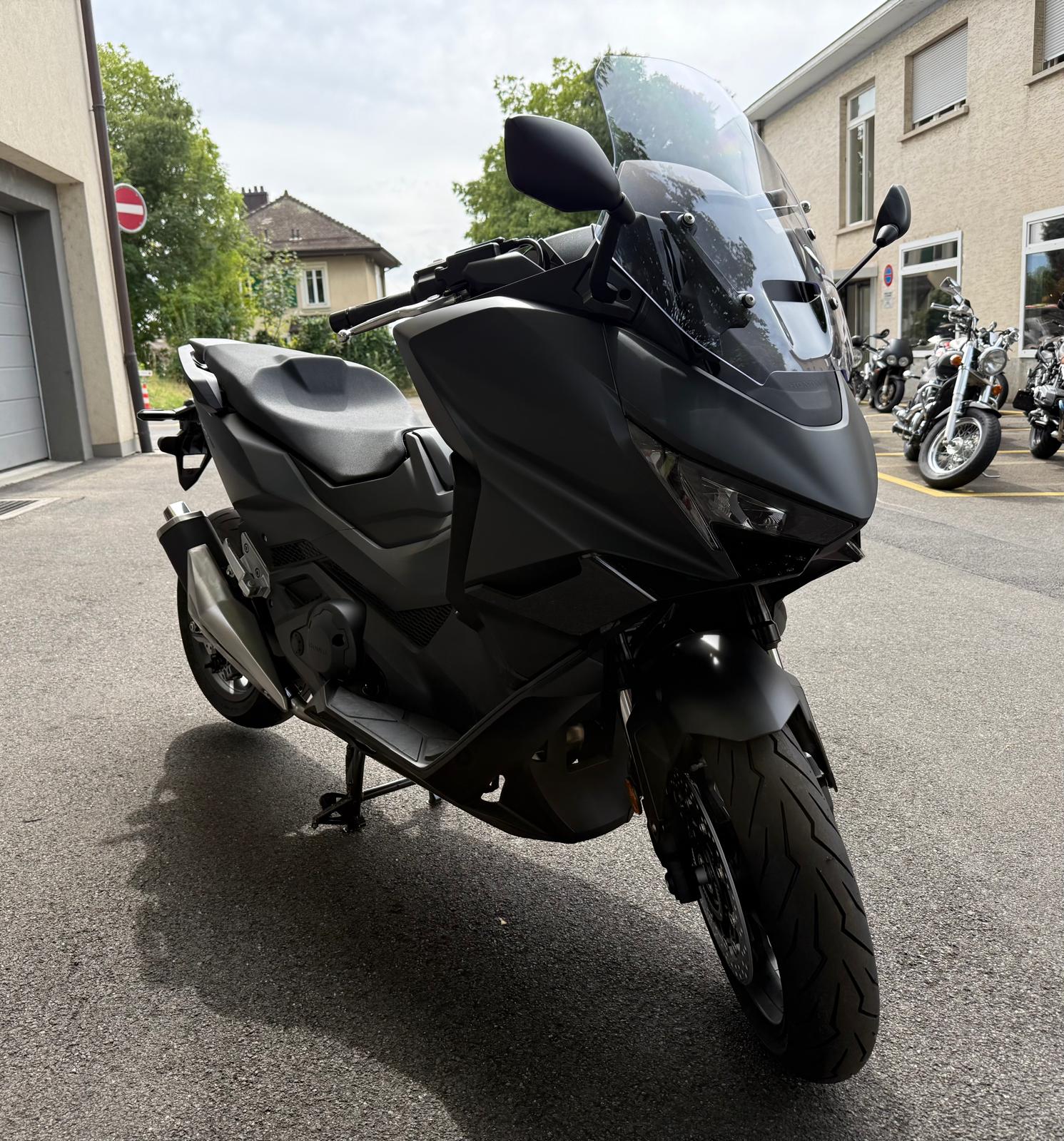HONDA NSS 750-showroom-element-1