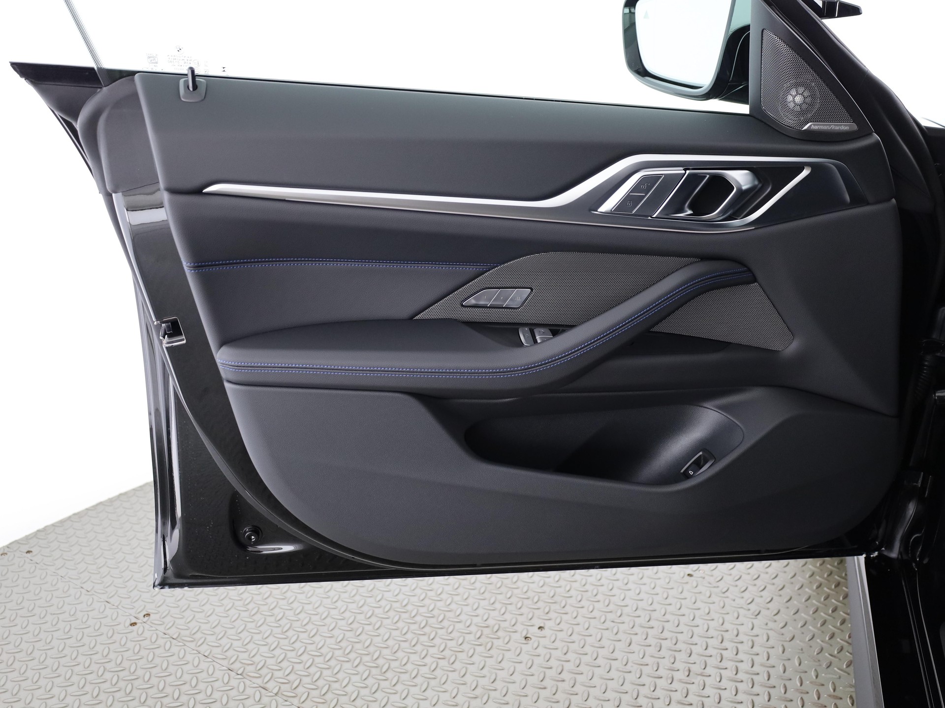 BMW M440i xDrive Gran Coupé-image-11