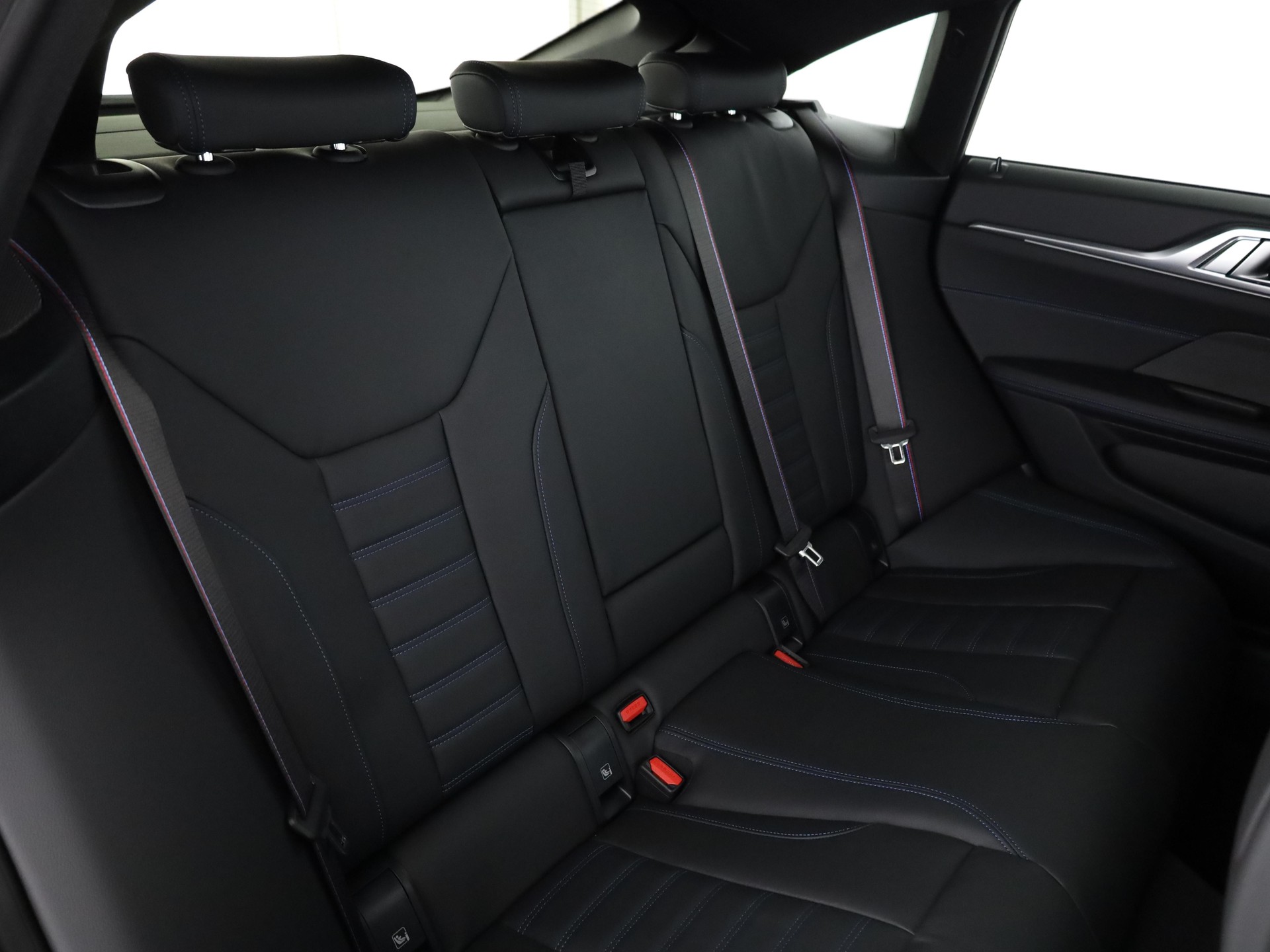 BMW M440i xDrive Gran Coupé-image-16