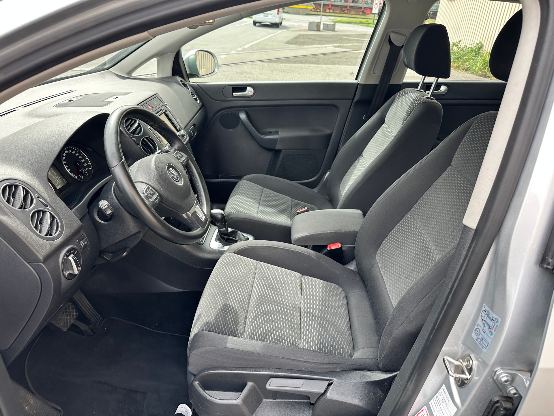 VW Golf Plus 1.4 TSI Comfortline DSG-image-12