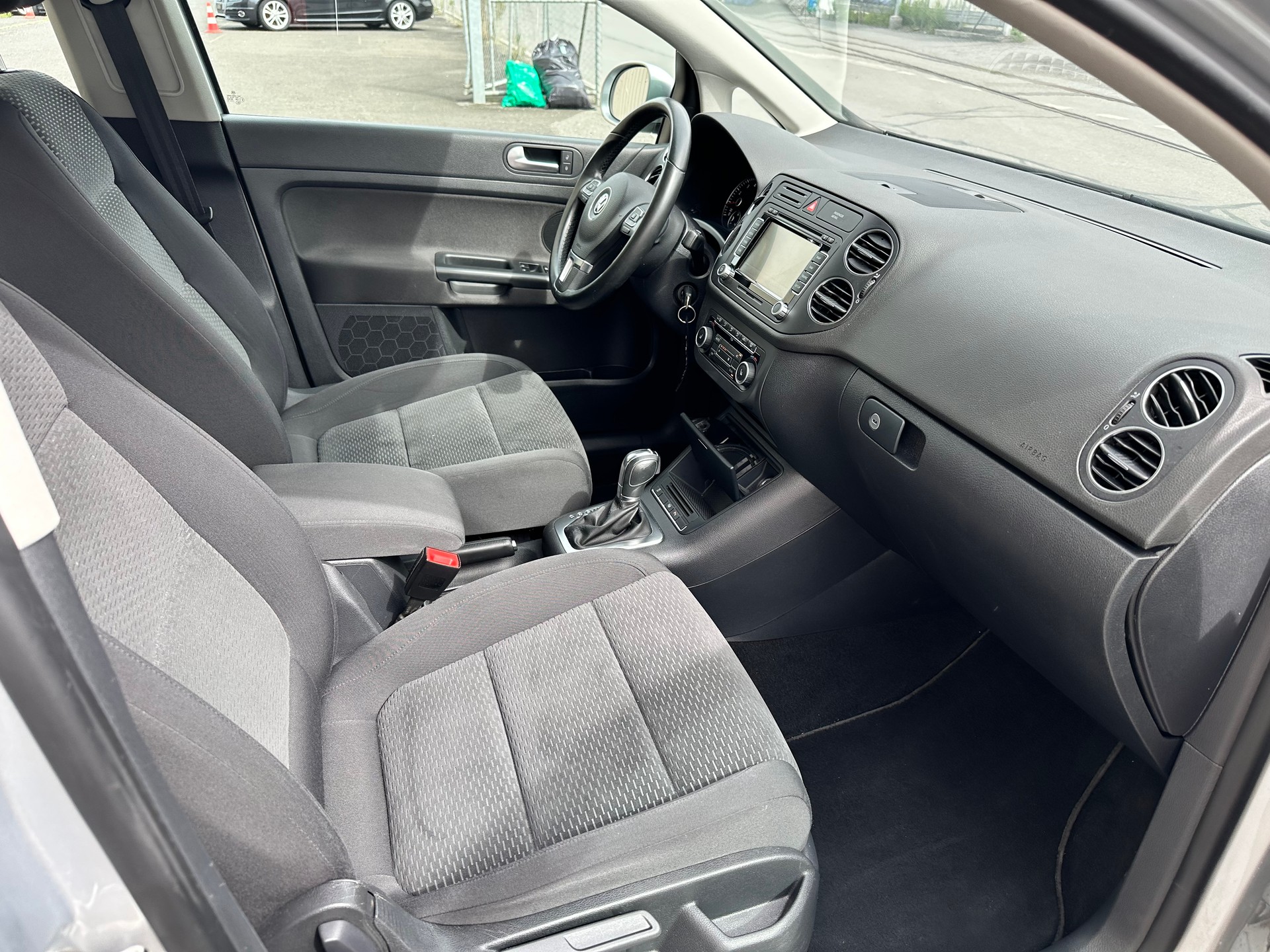 VW Golf Plus 1.4 TSI Comfortline DSG-image-14