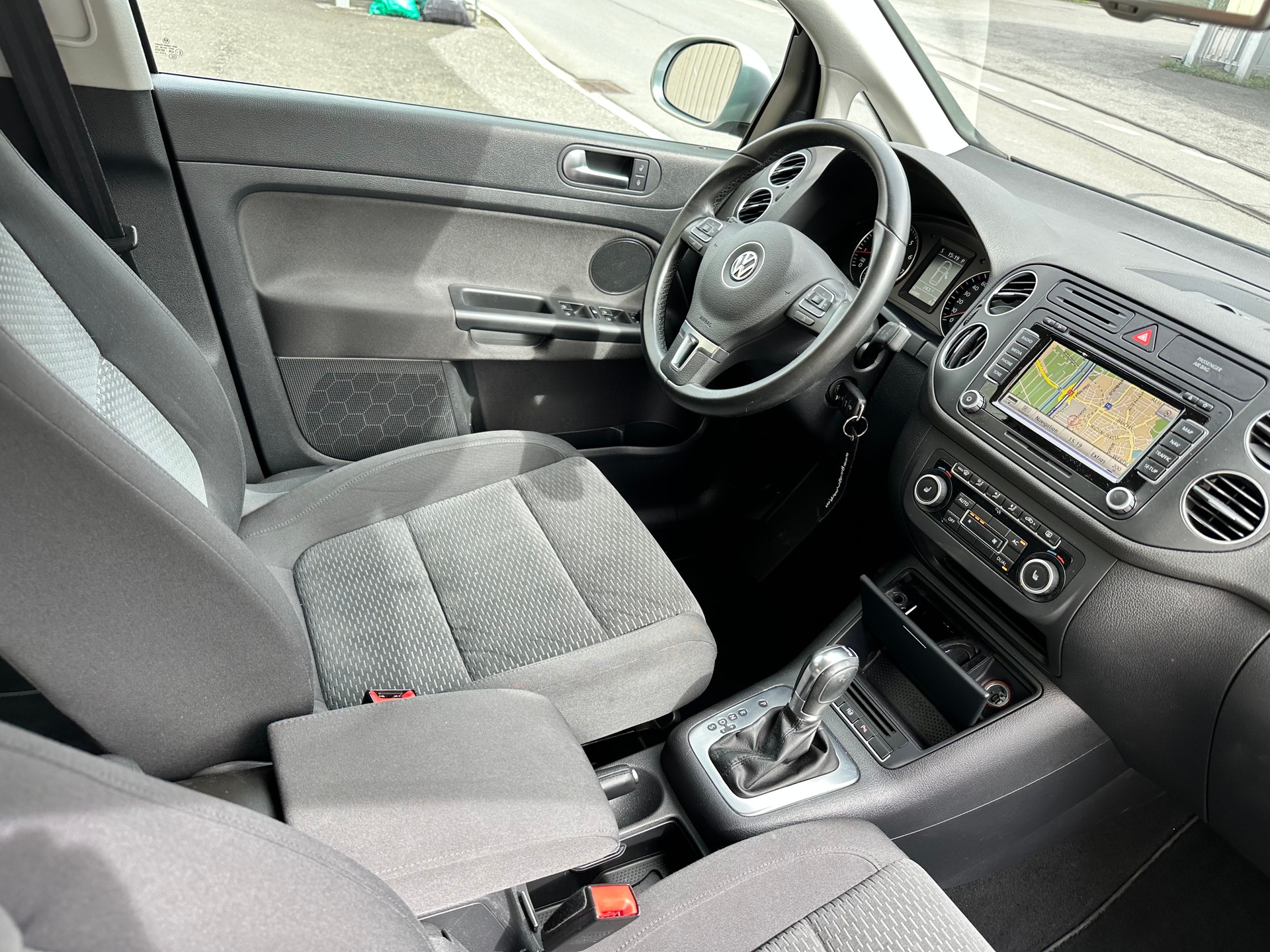 VW Golf Plus 1.4 TSI Comfortline DSG-image-15