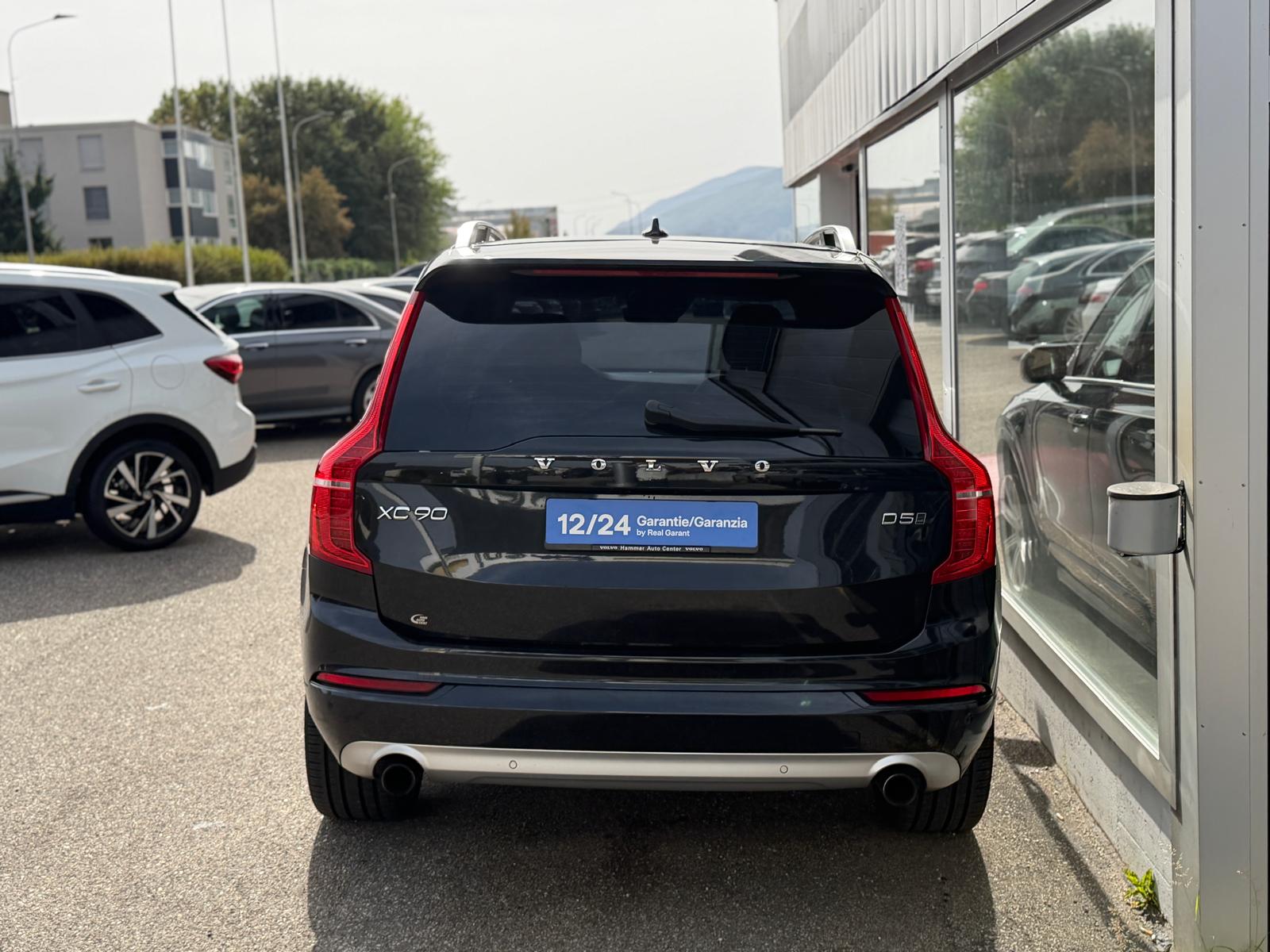 VOLVO XC60 2.4D Momentum Geartronic-image-2