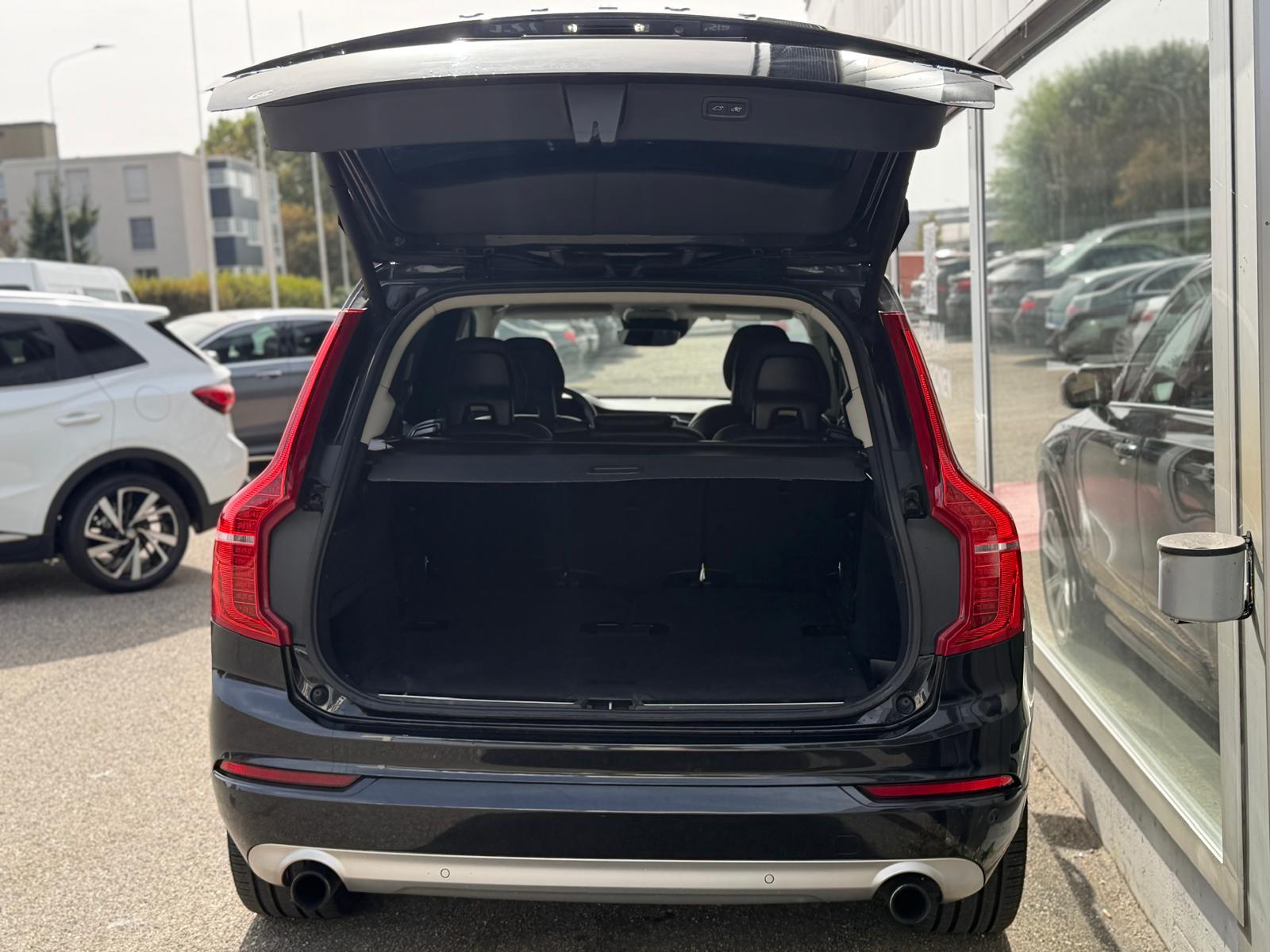 VOLVO XC60 2.4D Momentum Geartronic-image-13