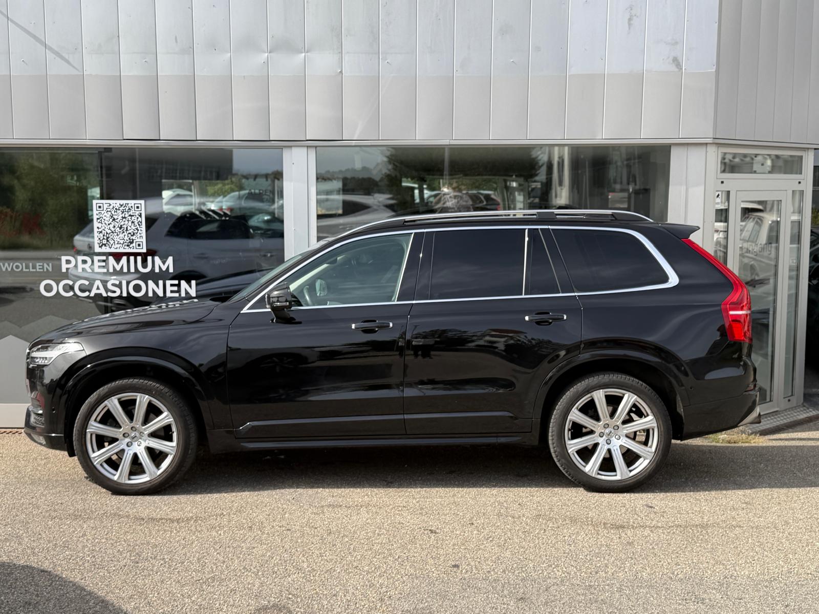 VOLVO XC60 2.4D Momentum Geartronic-image-1