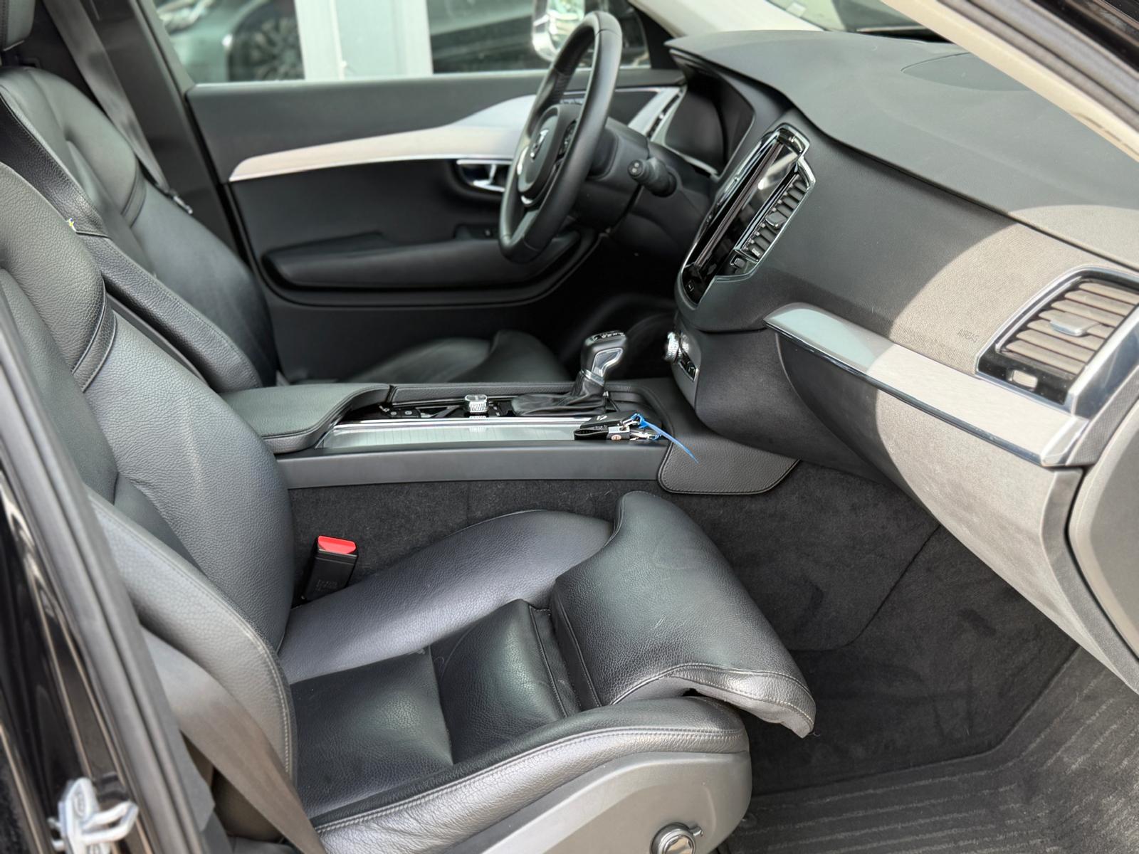 VOLVO XC60 2.4D Momentum Geartronic-image-10
