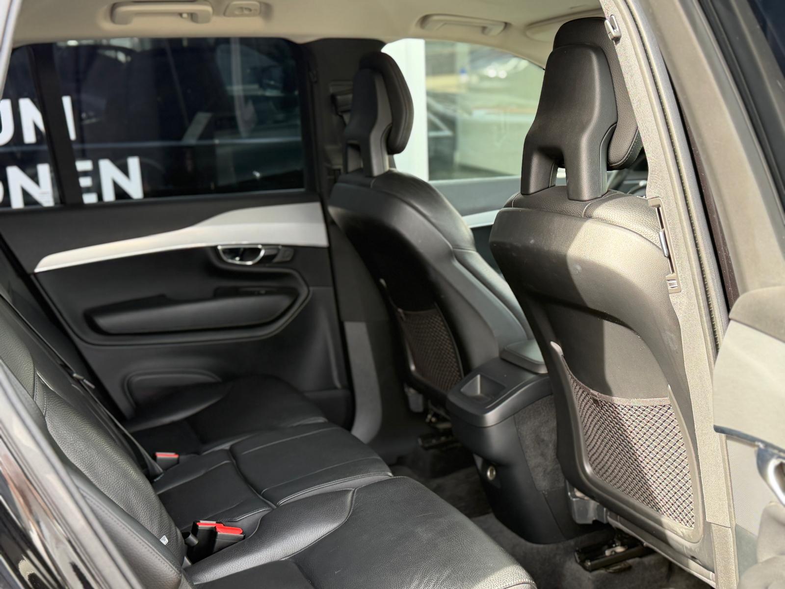 VOLVO XC60 2.4D Momentum Geartronic-image-12