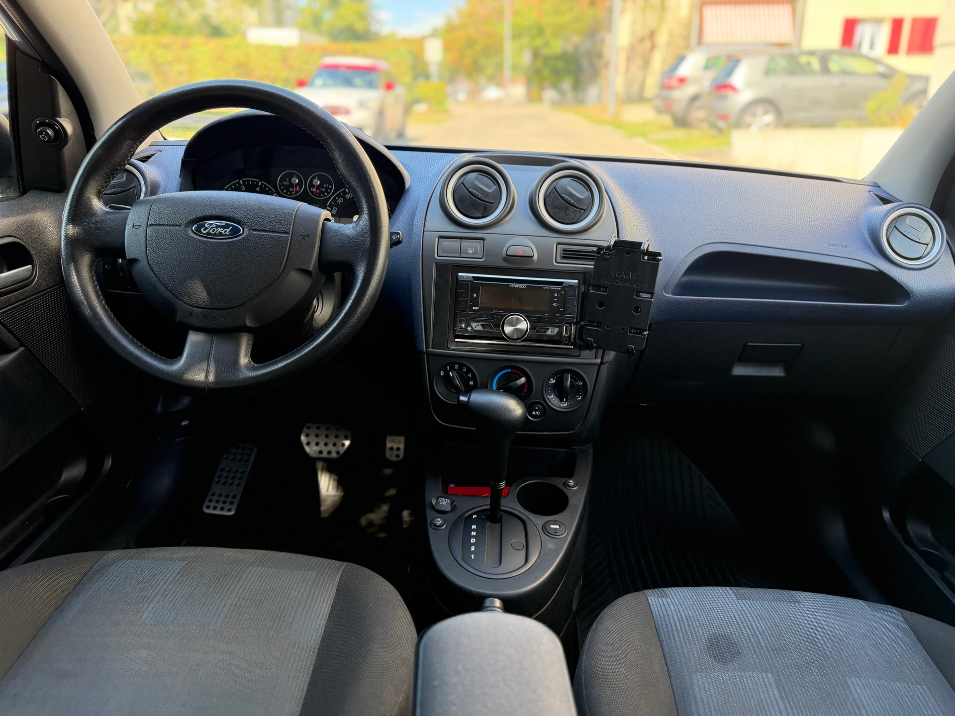 FORD FIESTA-image-6