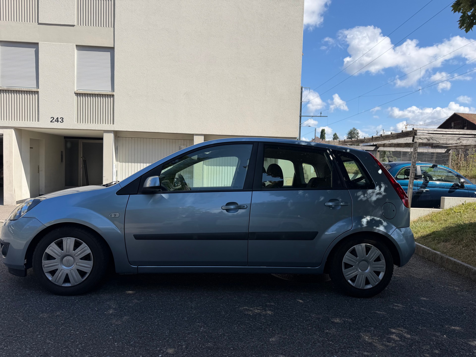 FORD FIESTA-image-1