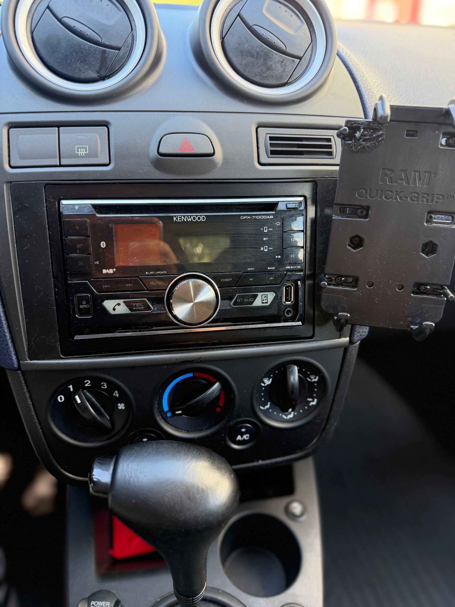 FORD FIESTA-image-8