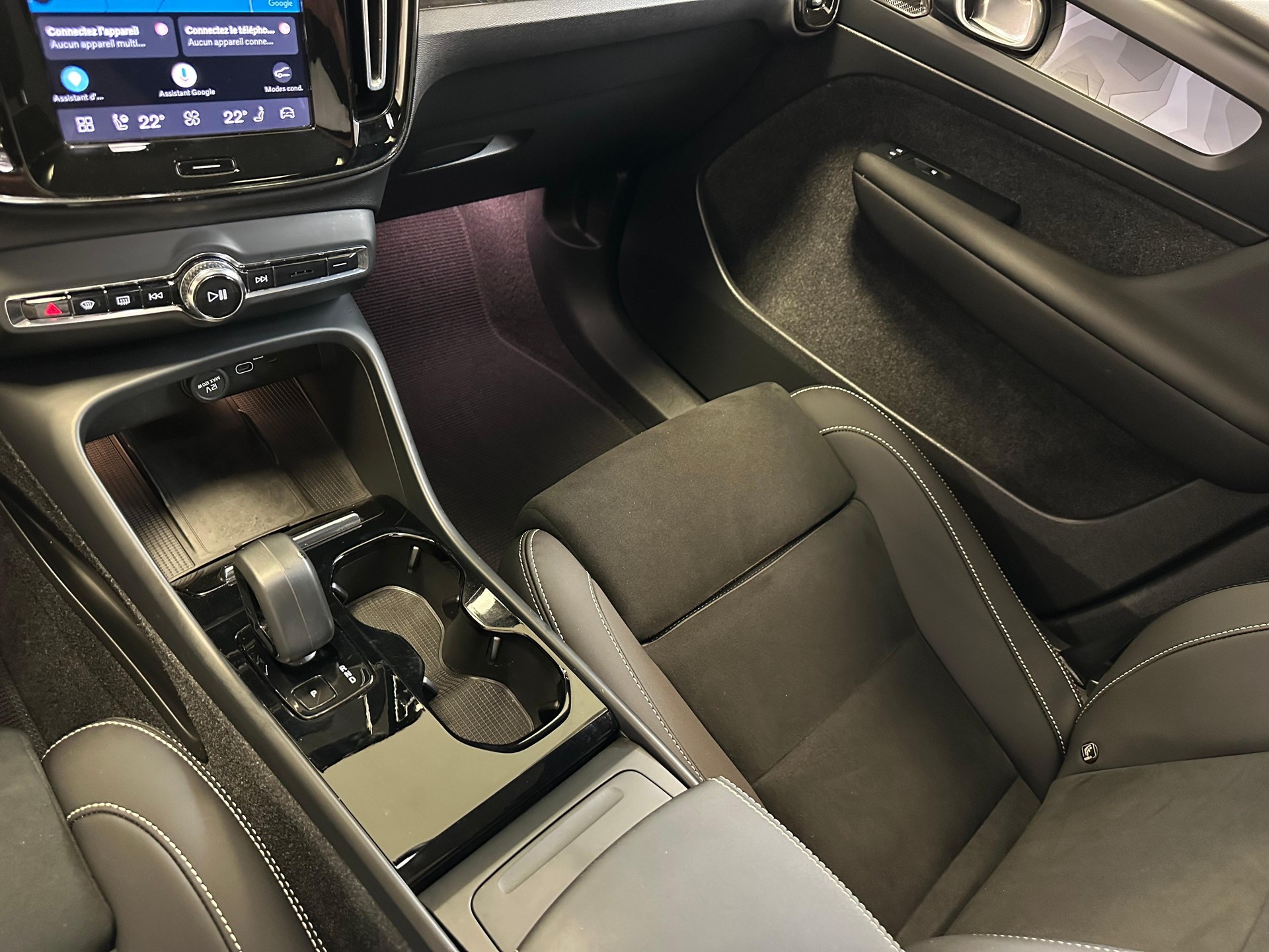 VOLVO C40 E80 Ultimate AWD-image-8