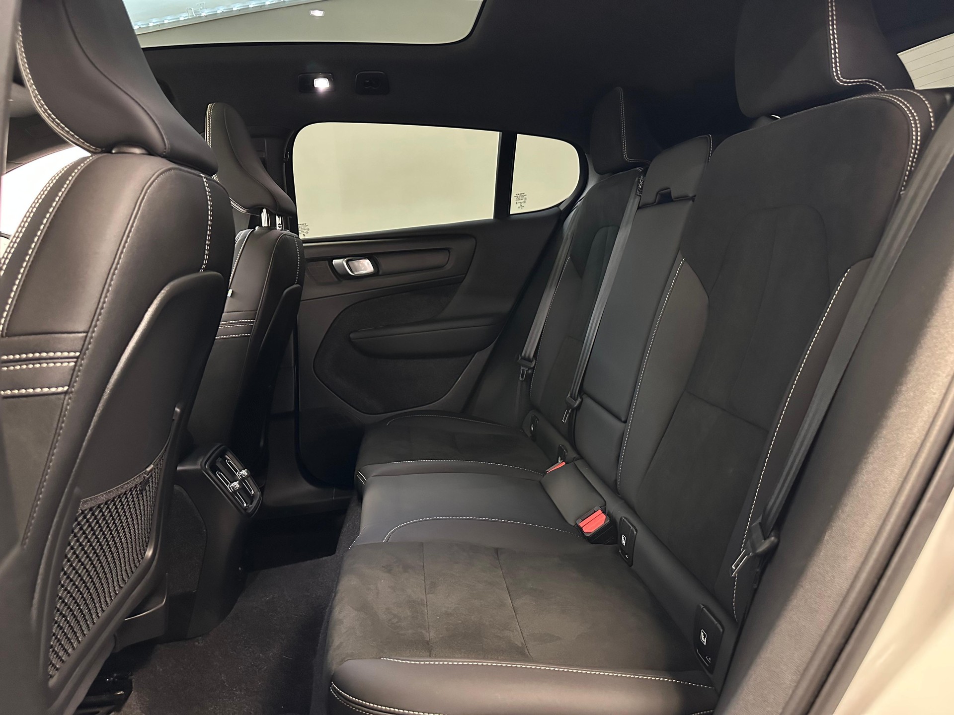 VOLVO C40 E80 Ultimate AWD-image-9