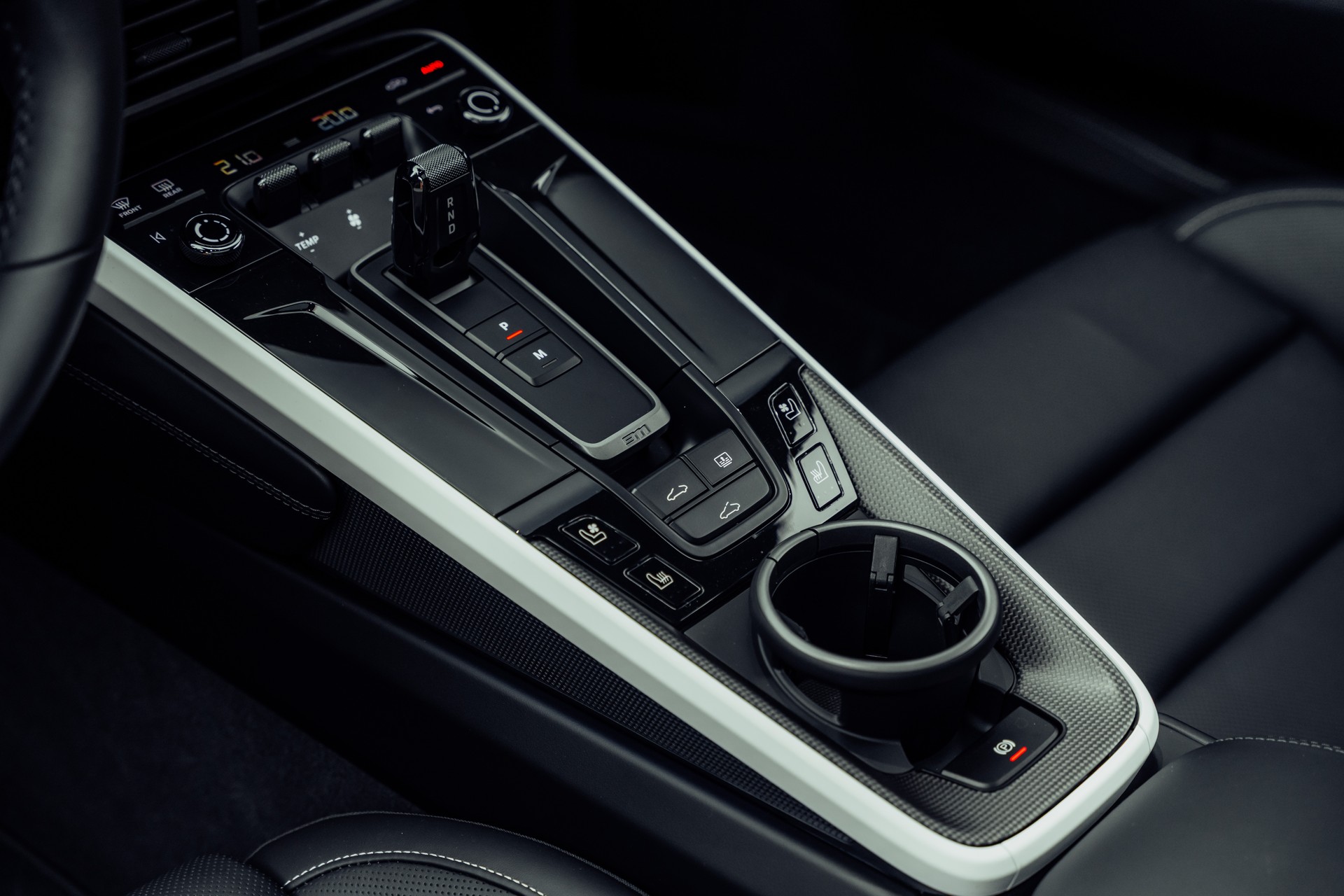 PORSCHE 911 Carrera 4 GTS PDK AeroKit Eisgraumetallic-image-9