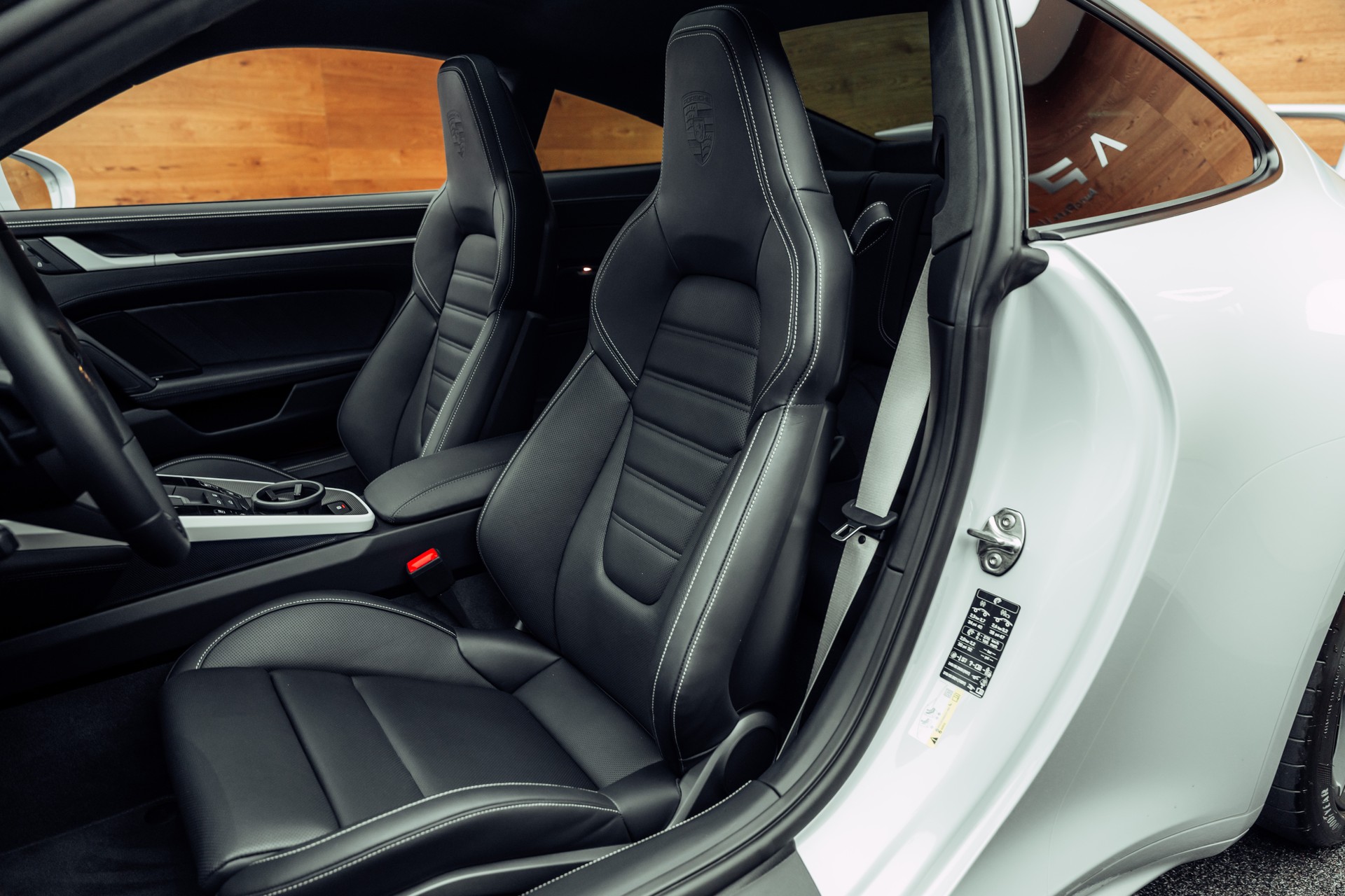 PORSCHE 911 Carrera 4 GTS PDK AeroKit Eisgraumetallic-image-6