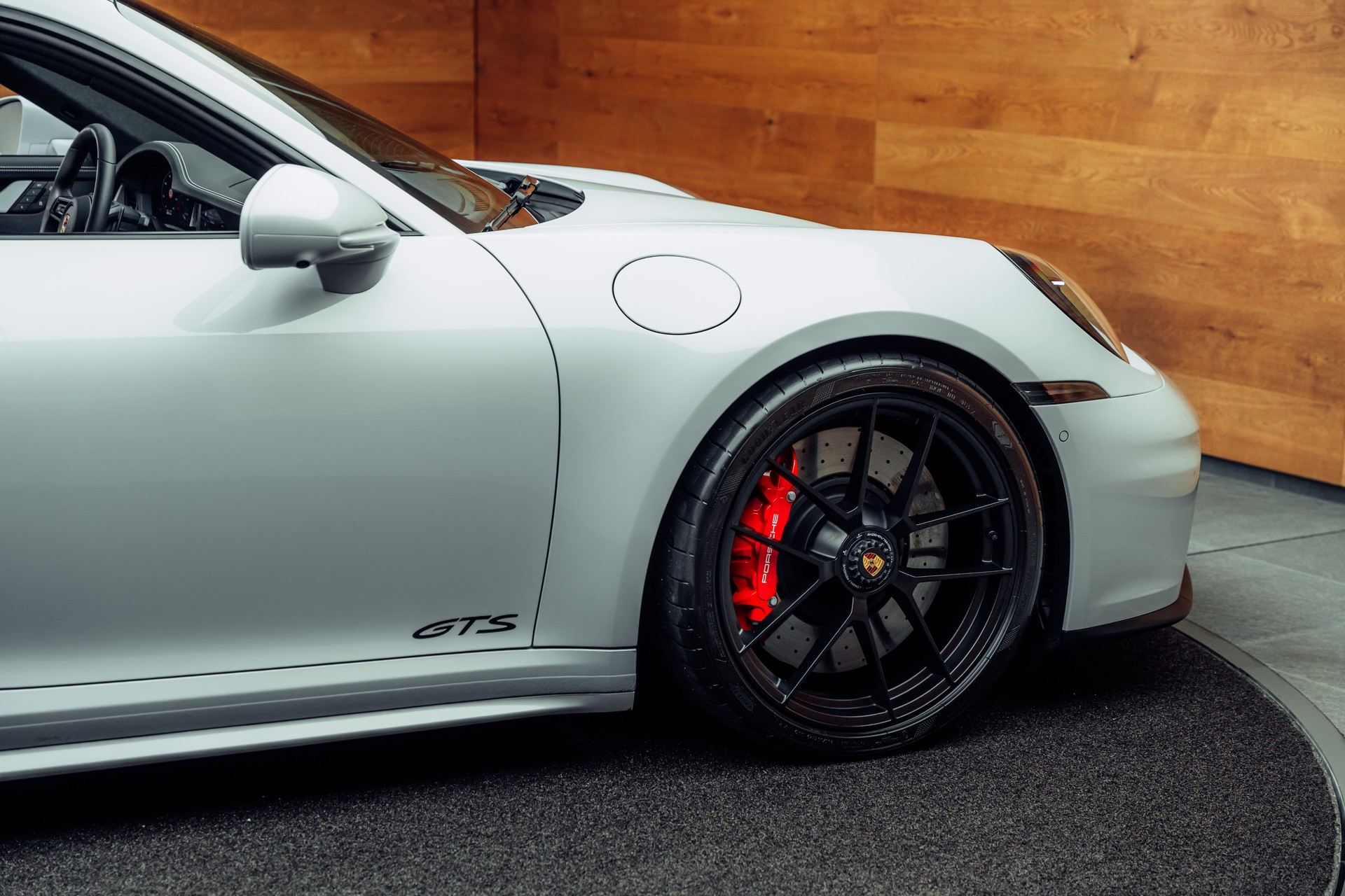 PORSCHE 911 Carrera 4 GTS PDK AeroKit Eisgraumetallic-image-18