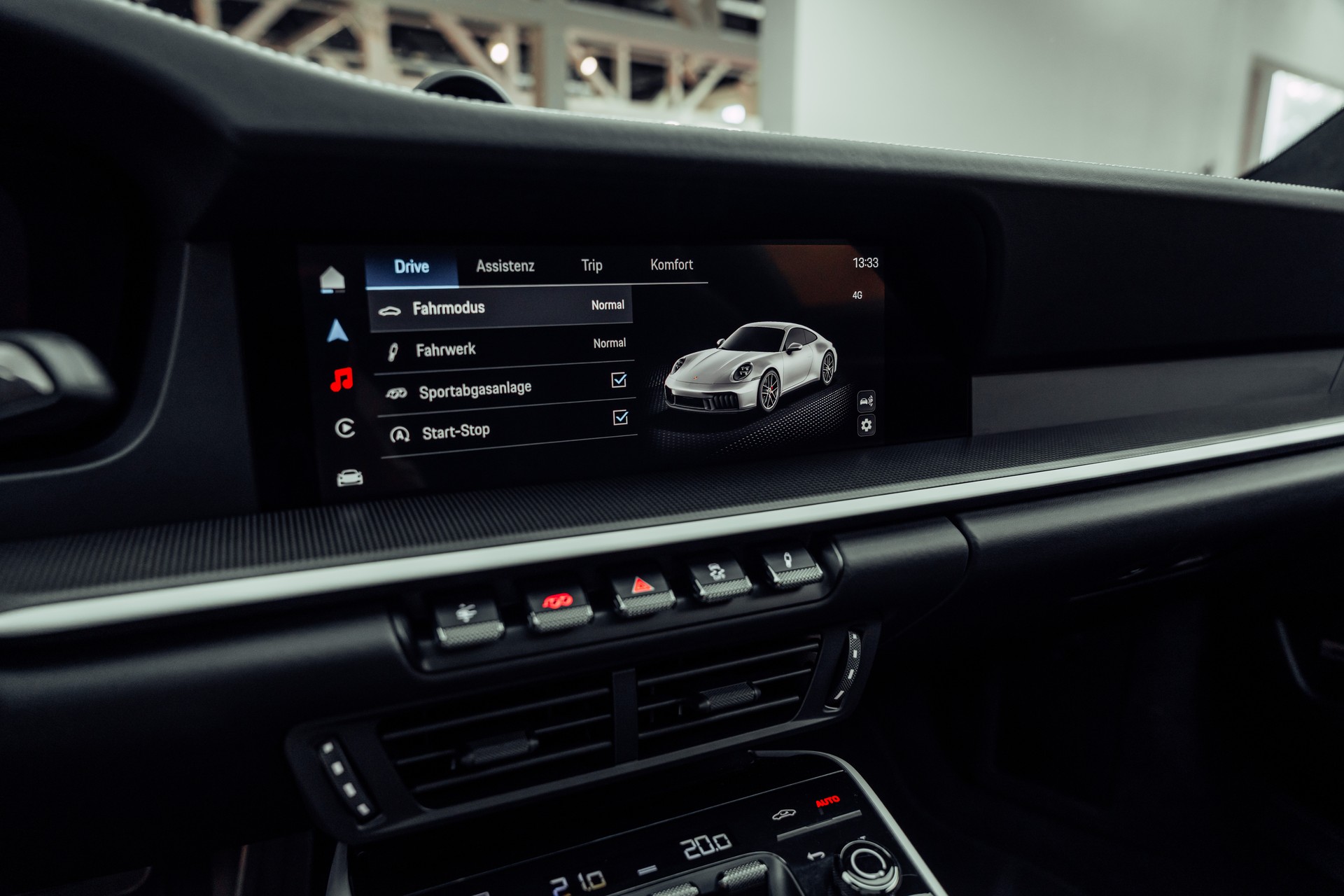 PORSCHE 911 Carrera 4 GTS PDK AeroKit Eisgraumetallic-image-11