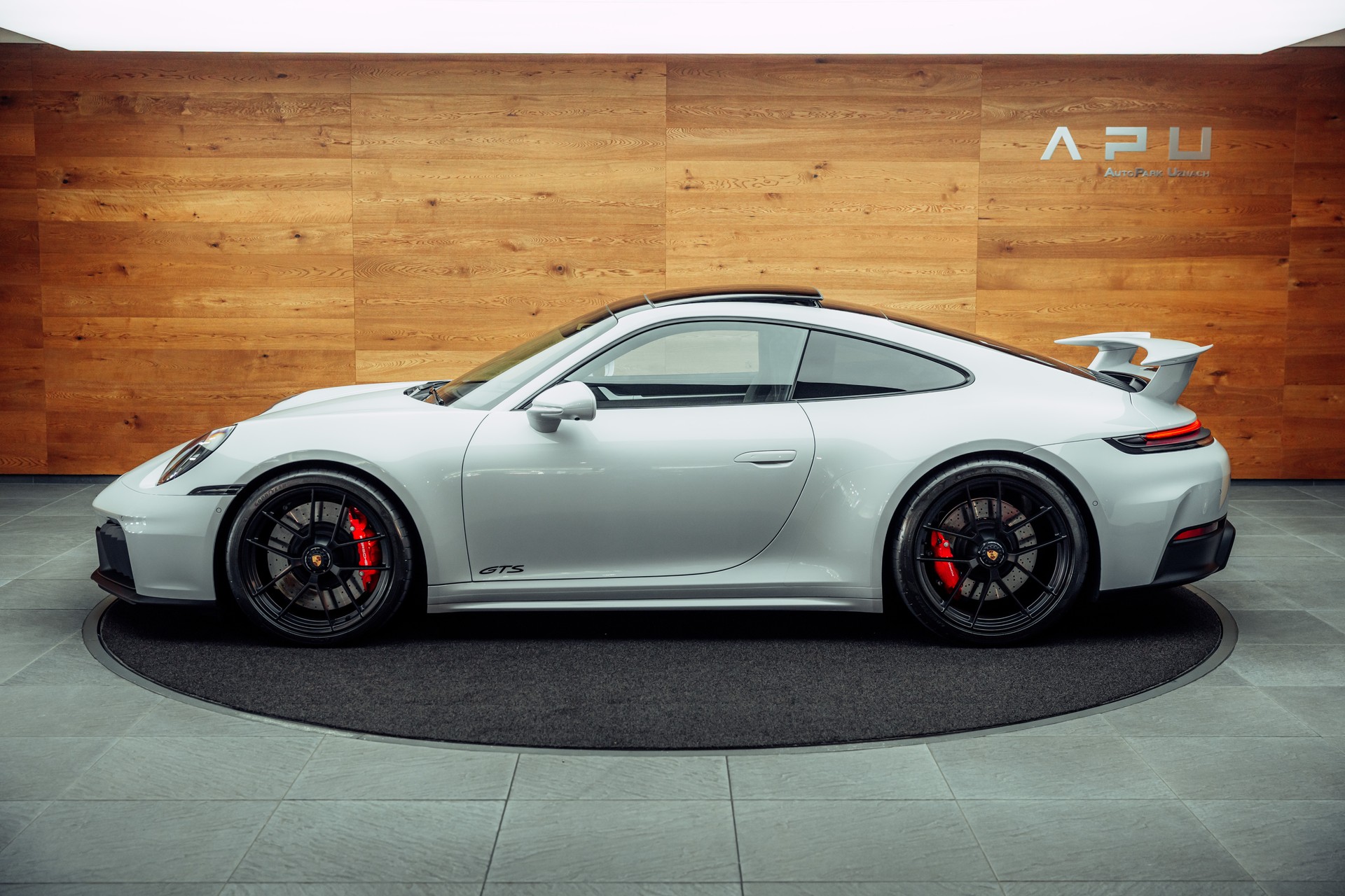 PORSCHE 911 Carrera 4 GTS PDK AeroKit Eisgraumetallic-image-7