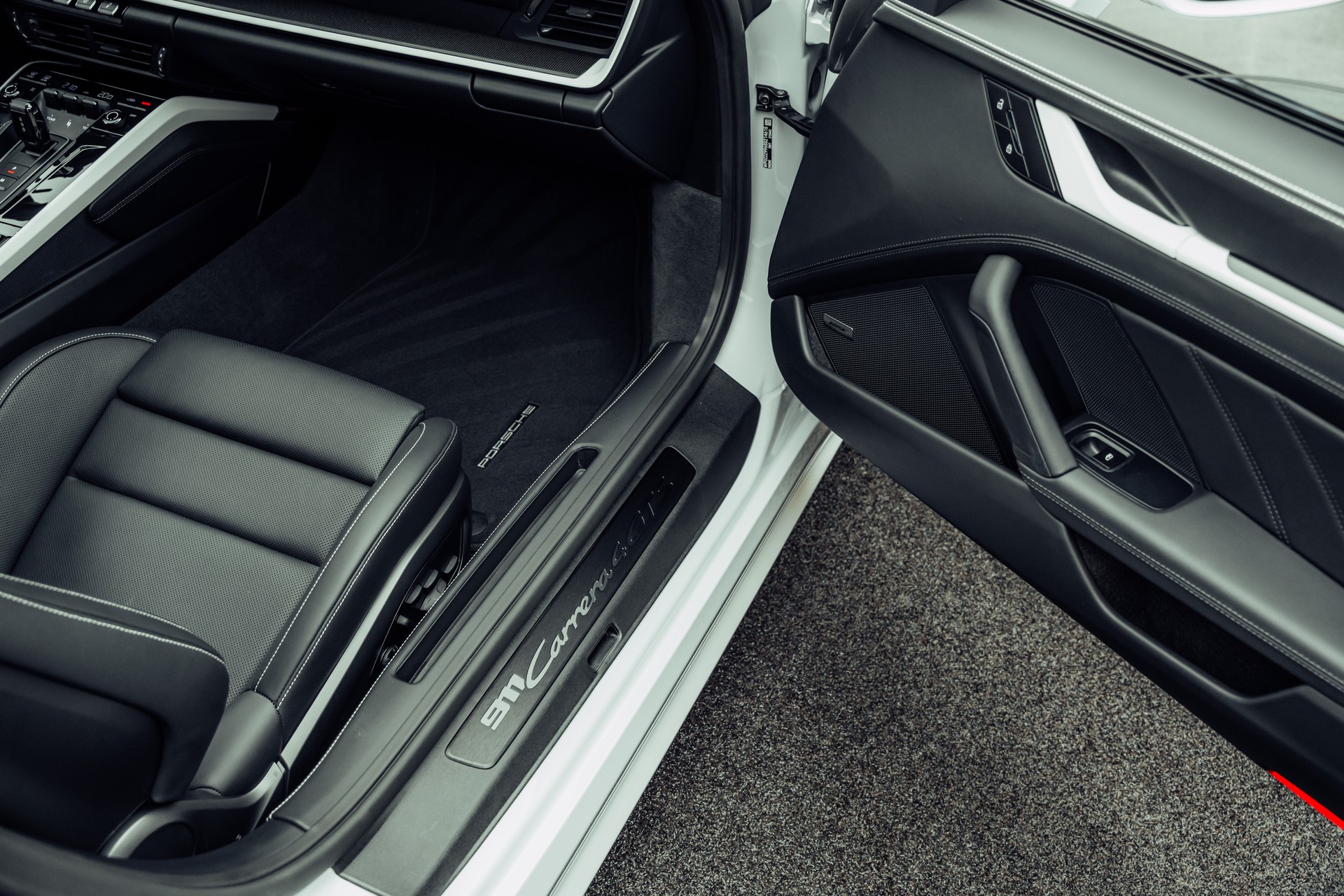 PORSCHE 911 Carrera 4 GTS PDK AeroKit Eisgraumetallic-image-13