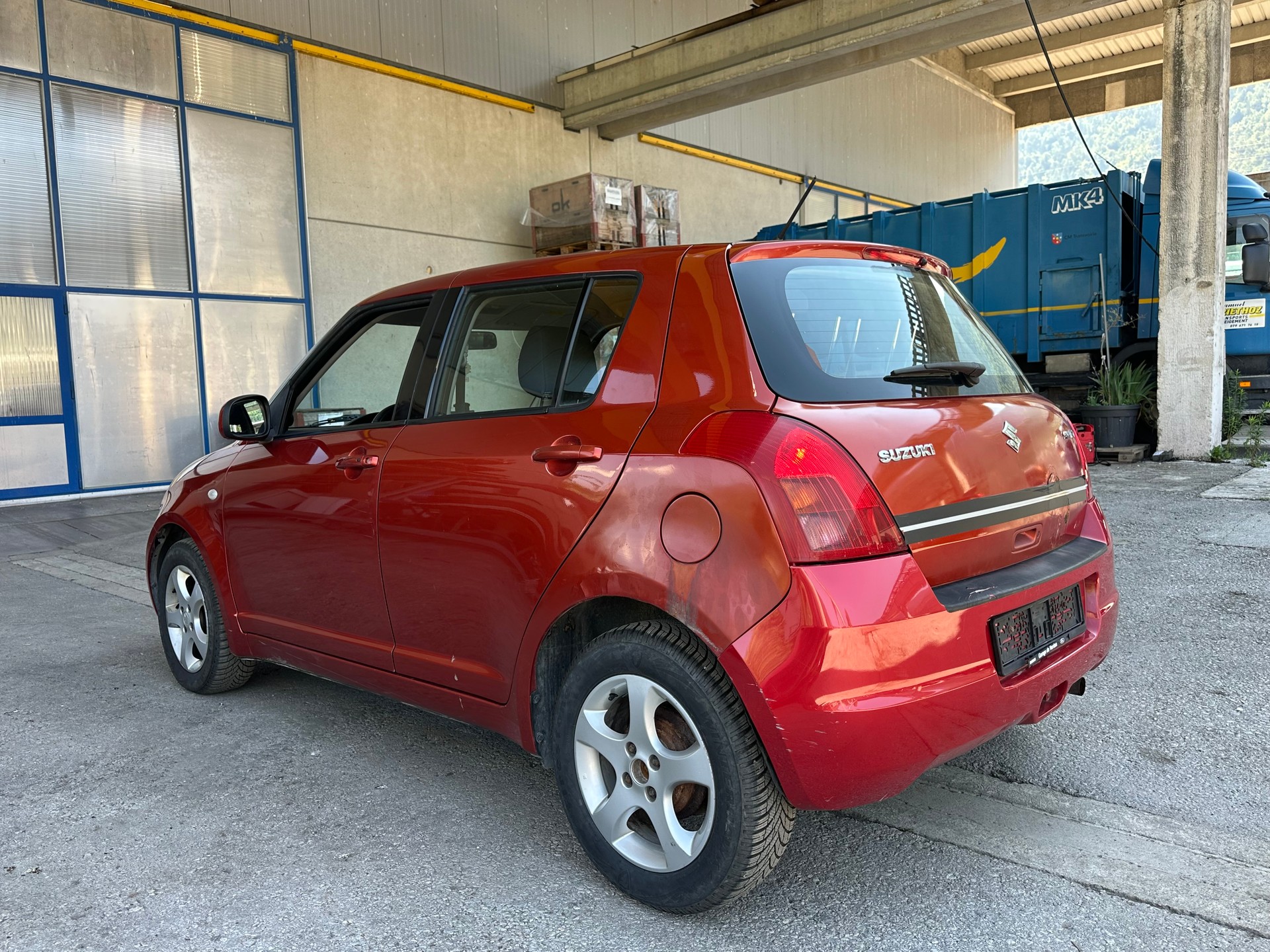 SUZUKI Swift 1.3i 16V GL Top 4x4-image-4